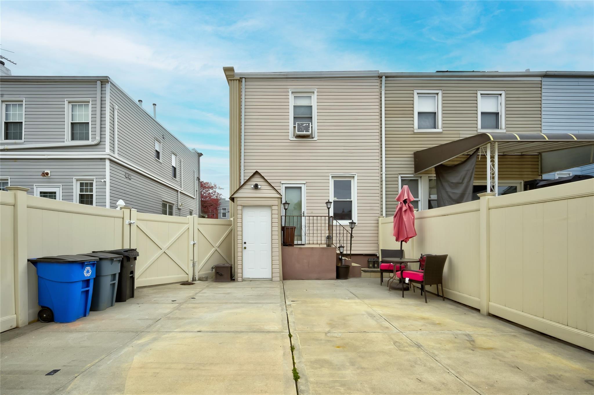 Single Family 79th  Queens, NY 11379, MLS-851552-25
