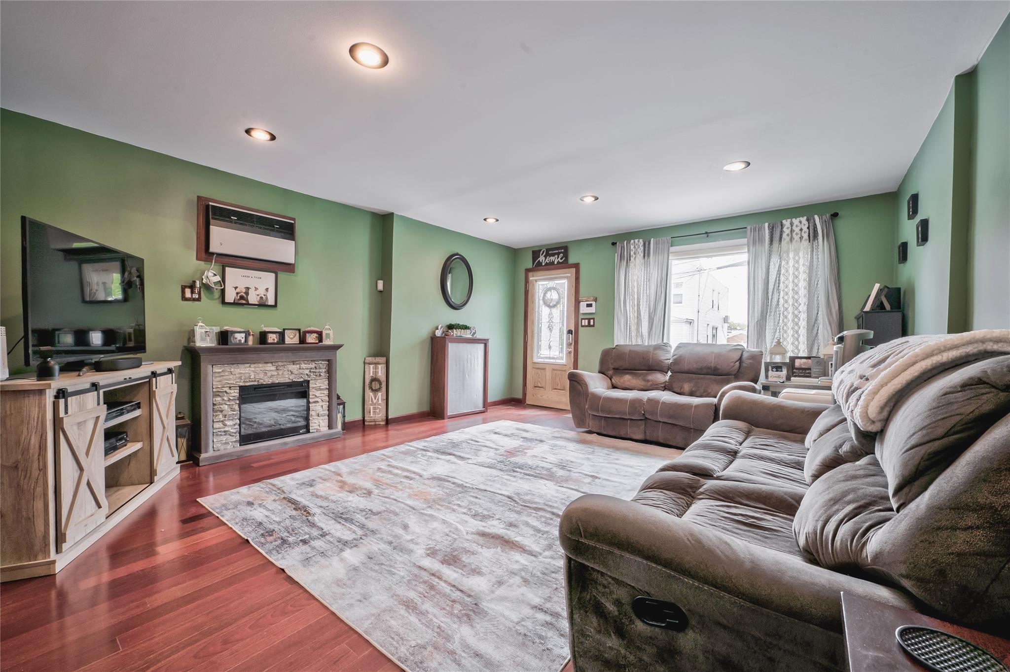 Single Family 79th  Queens, NY 11379, MLS-851552-4