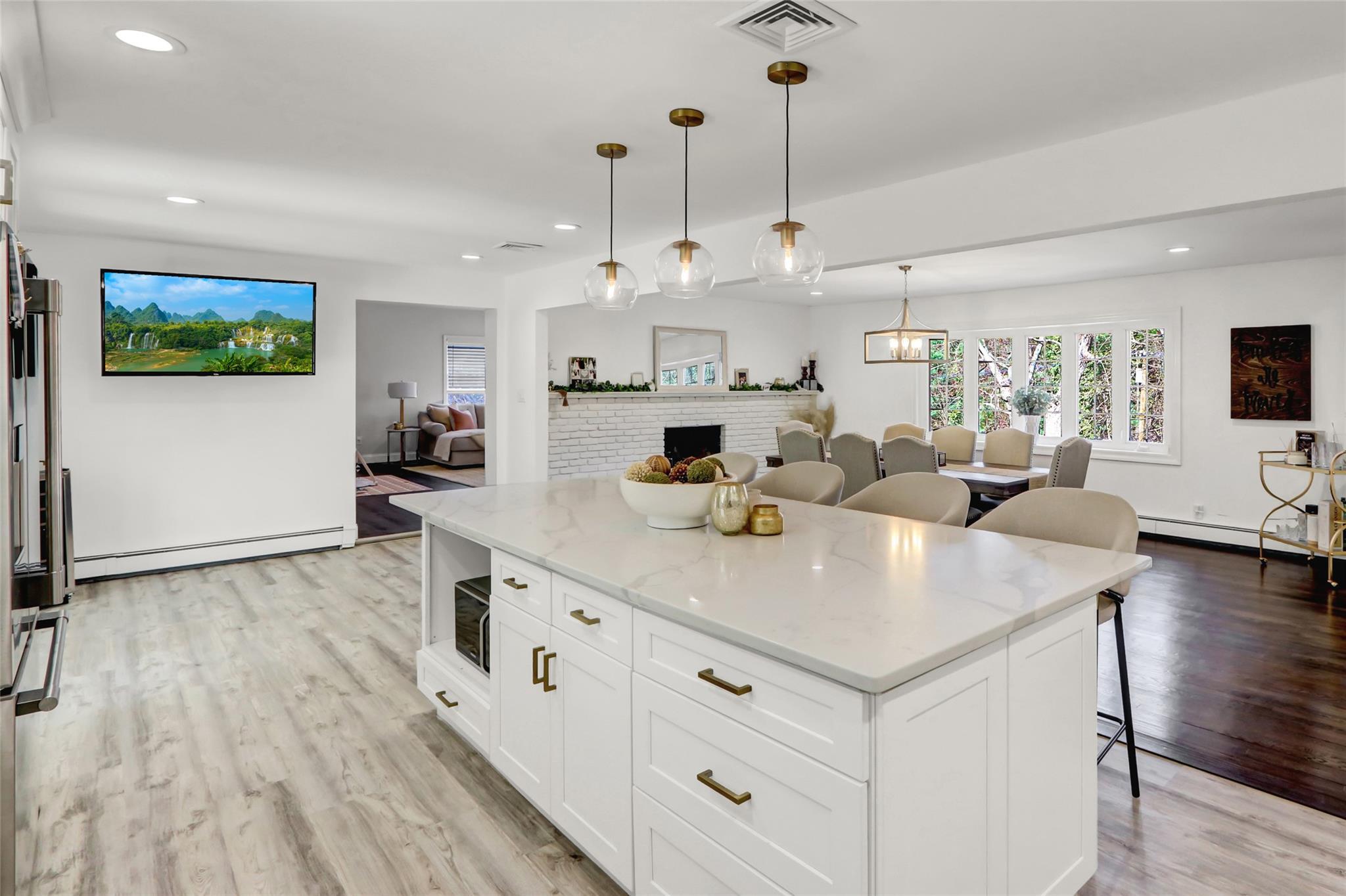 Single Family Bread And Cheese Hollow  Suffolk County, NY 11768, MLS-851570-7