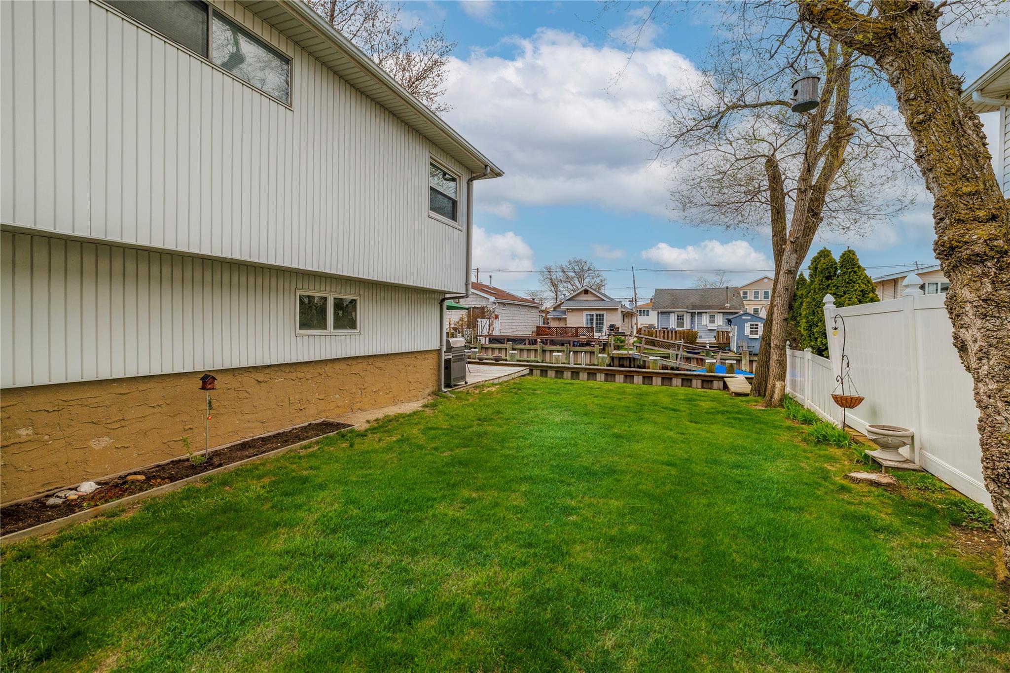 Single Family Nassau  Nassau County, NY 11520, MLS-851574-26