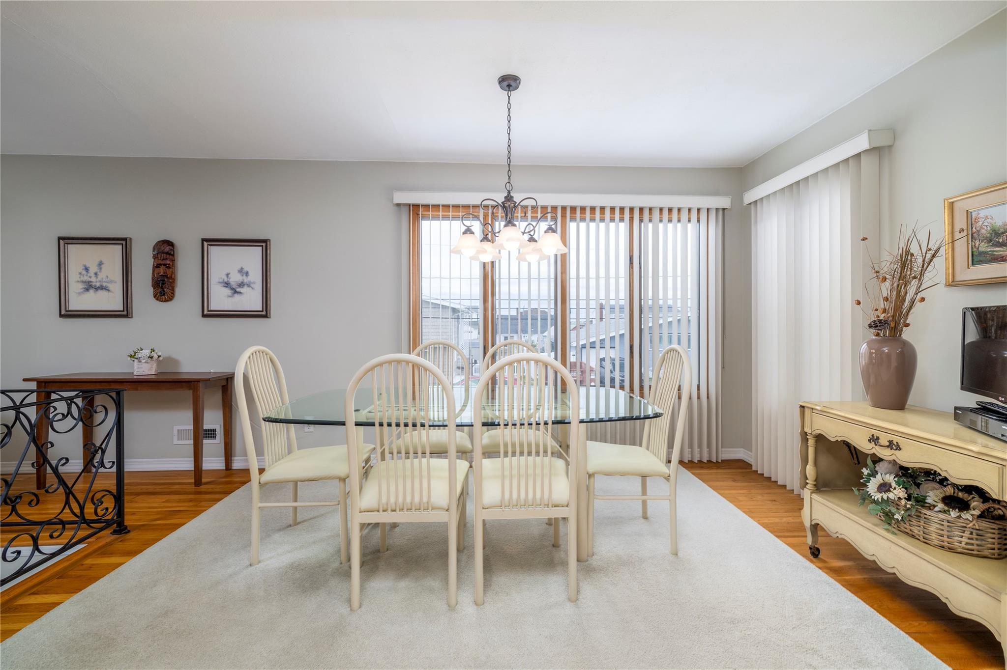 Single Family Nassau  Nassau County, NY 11520, MLS-851574-5
