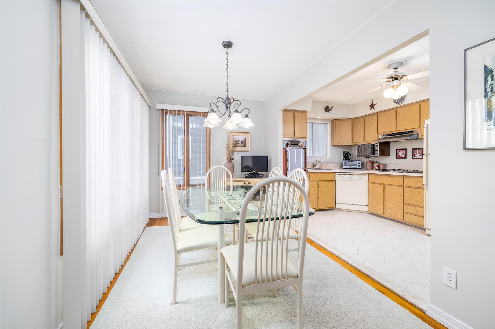 Single Family Nassau  Nassau County, NY 11520, MLS-851574-8