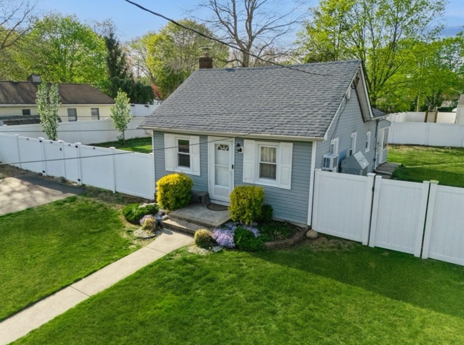 Single Family 16th  Suffolk County, NY 11792, MLS-851581-2
