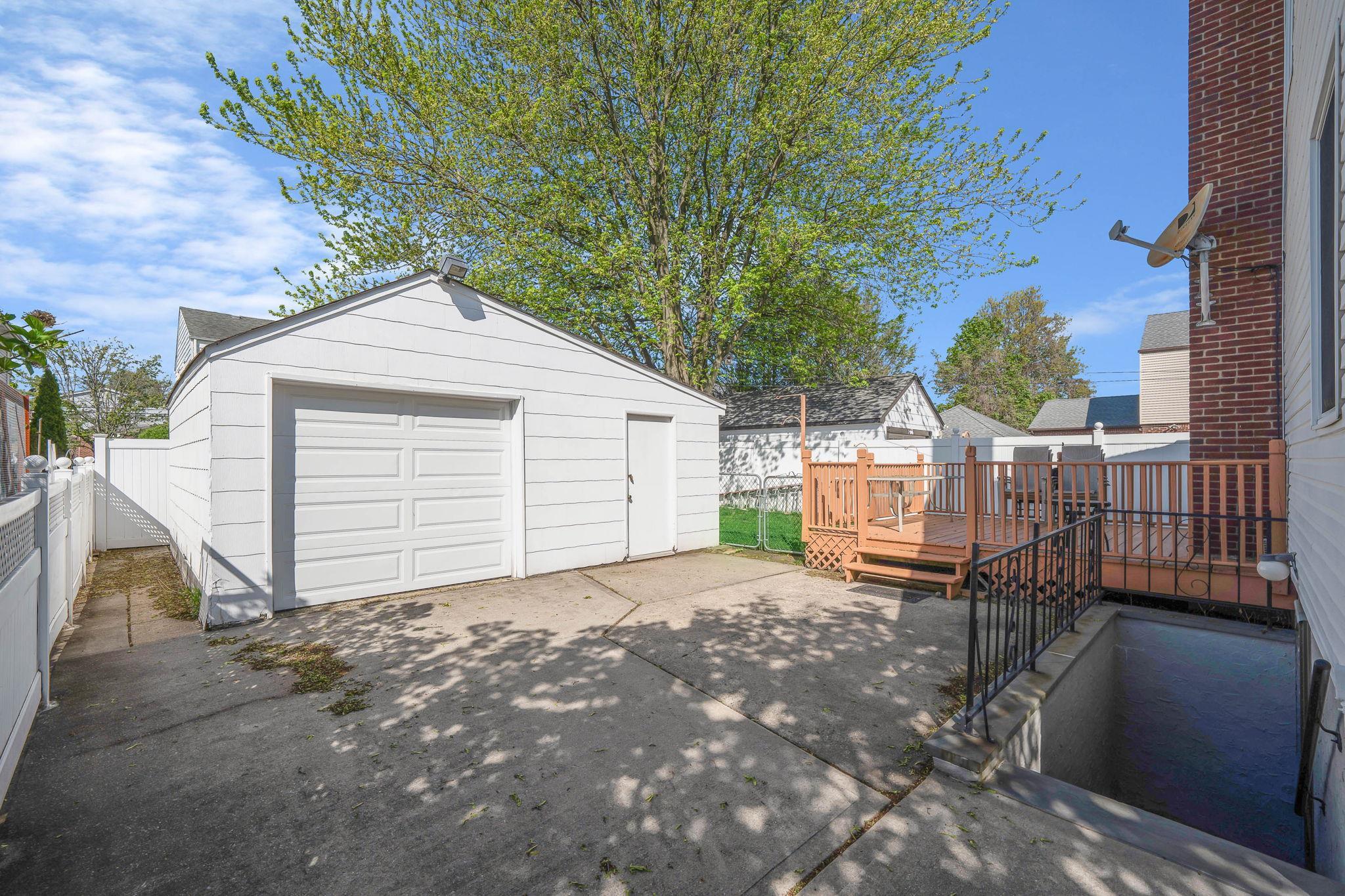 Single Family 6th  Nassau County, NY 11040, MLS-851582-14