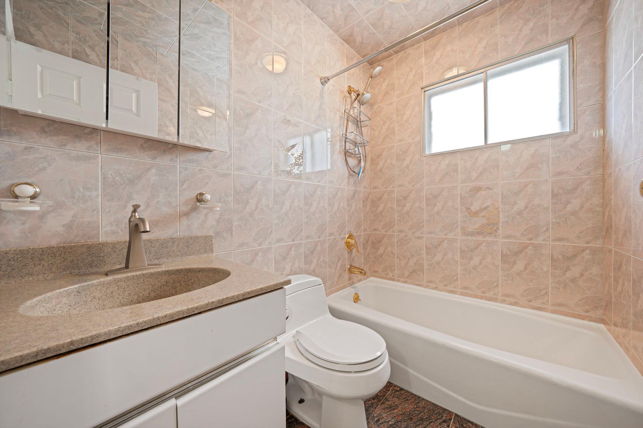Single Family 6th  Nassau County, NY 11040, MLS-851582-2