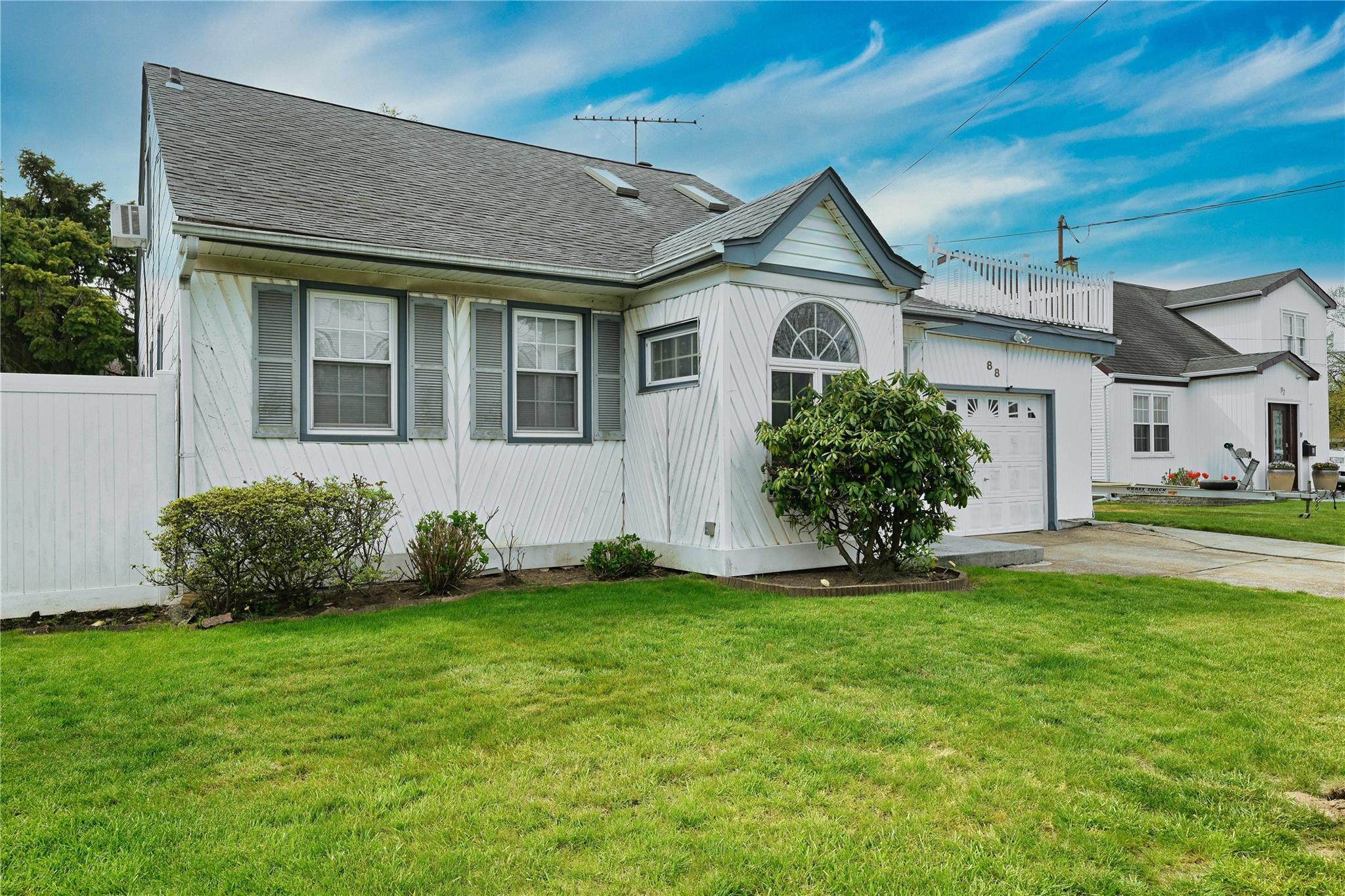 Single Family Jedwood  Nassau County, NY 11581, MLS-851584-3