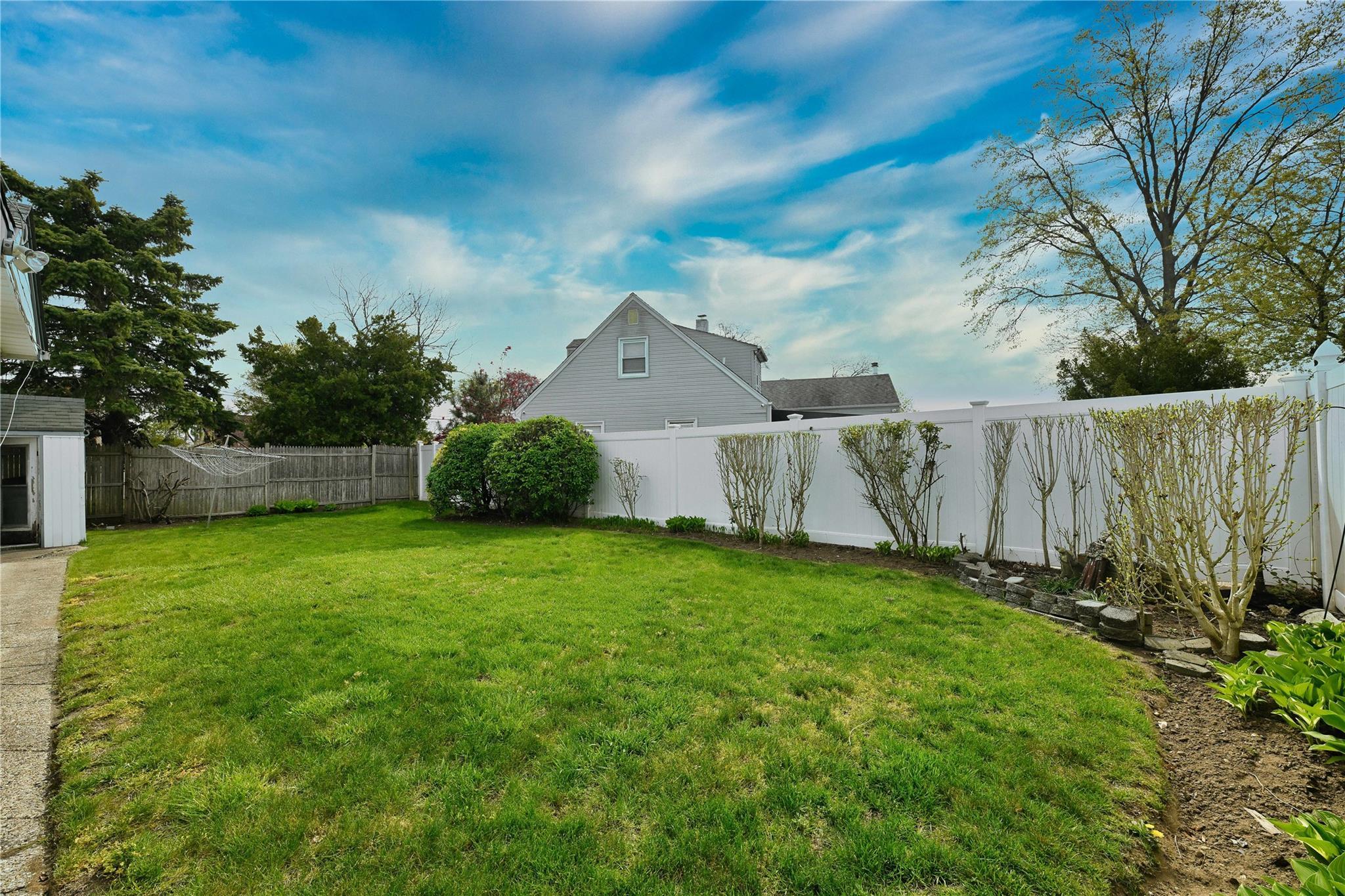 Single Family Jedwood  Nassau County, NY 11581, MLS-851584-30