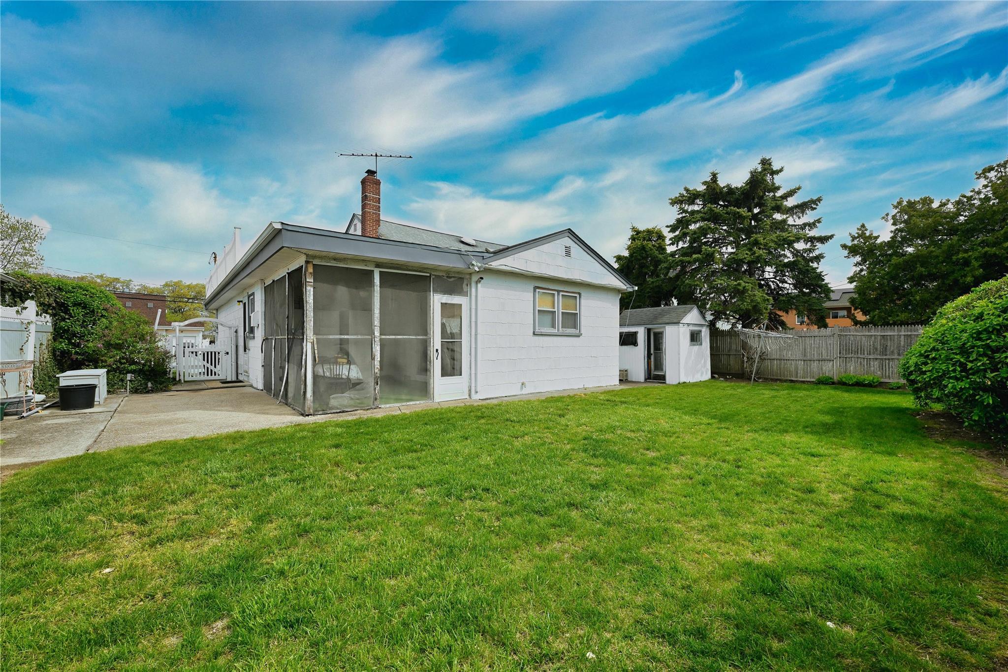 Single Family Jedwood  Nassau County, NY 11581, MLS-851584-32