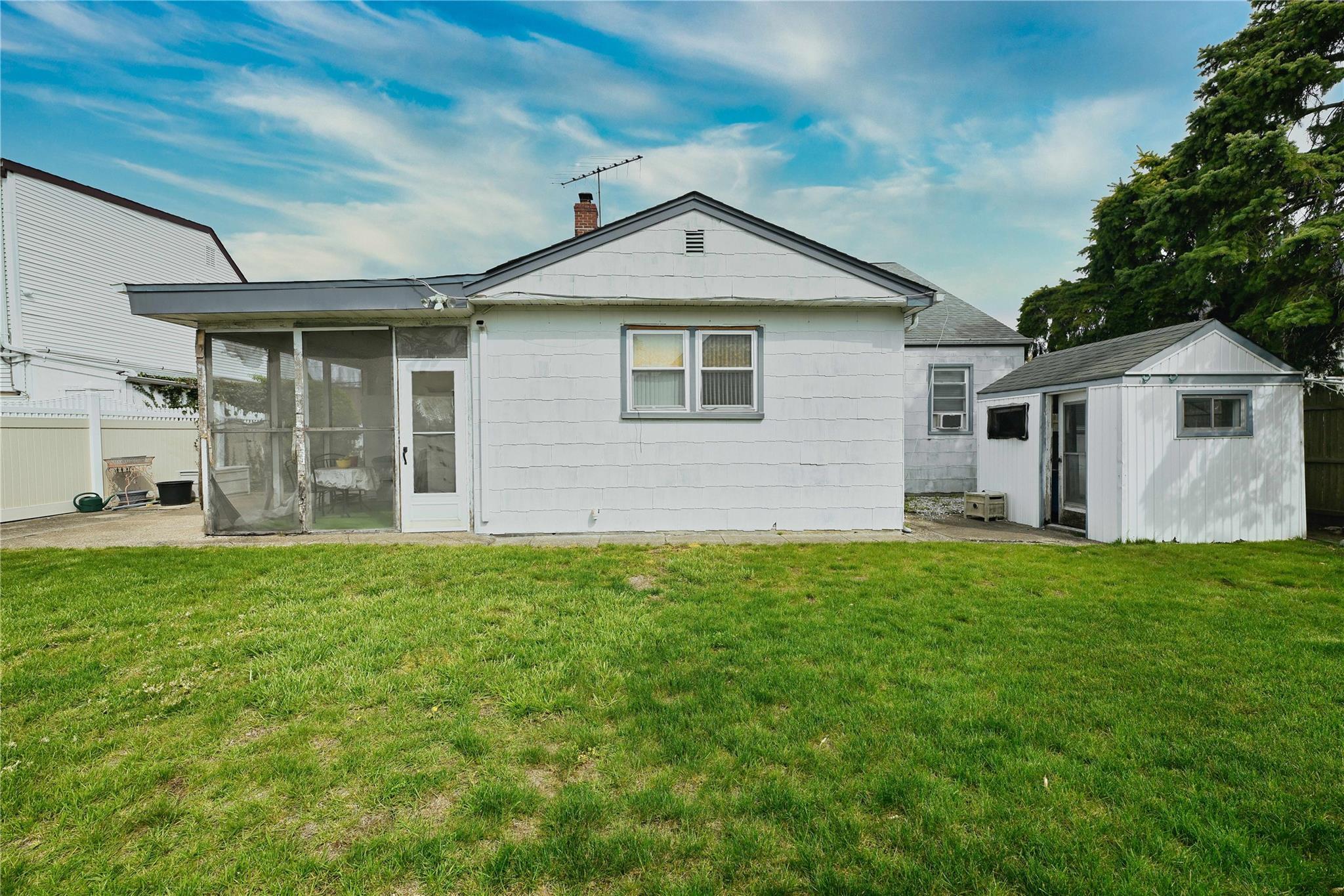 Single Family Jedwood  Nassau County, NY 11581, MLS-851584-33