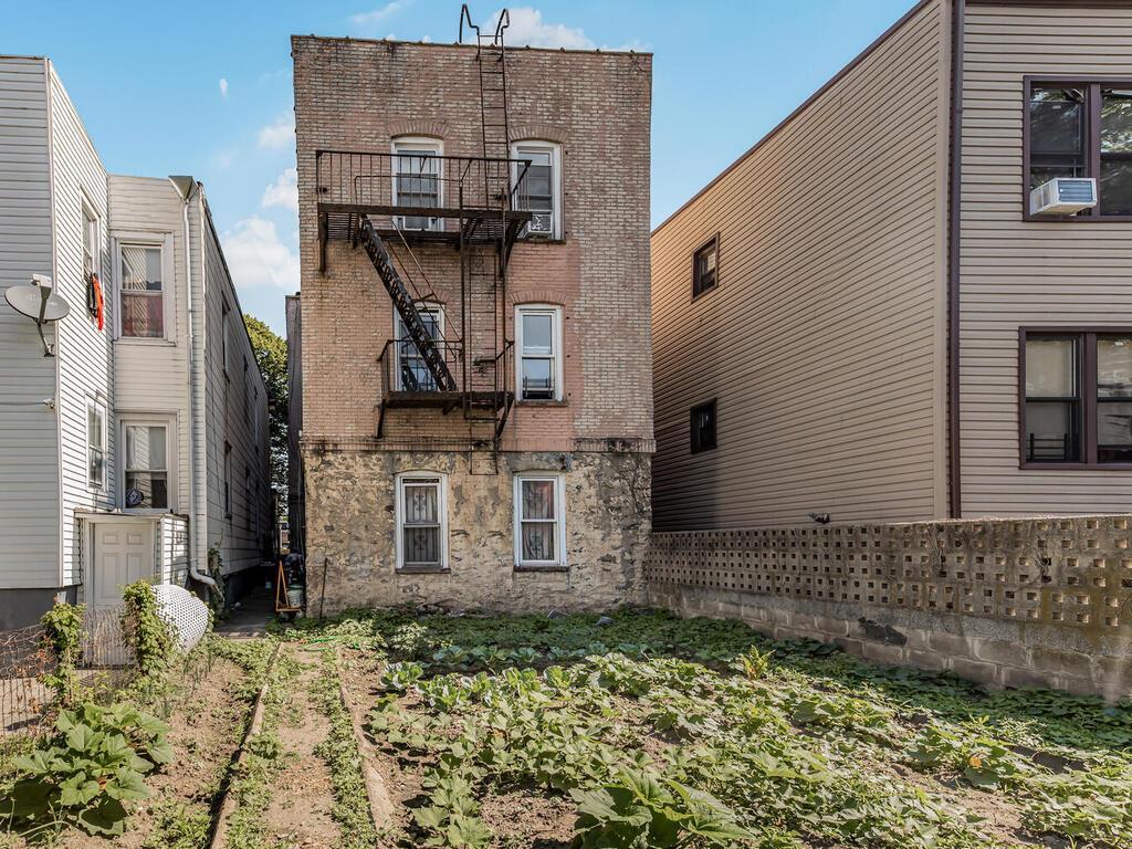 Single Family 225th  Bronx, NY 10466, MLS-851586-7