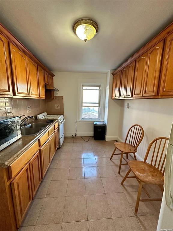 Single Family 186th  Queens, NY 11423, MLS-851607-10