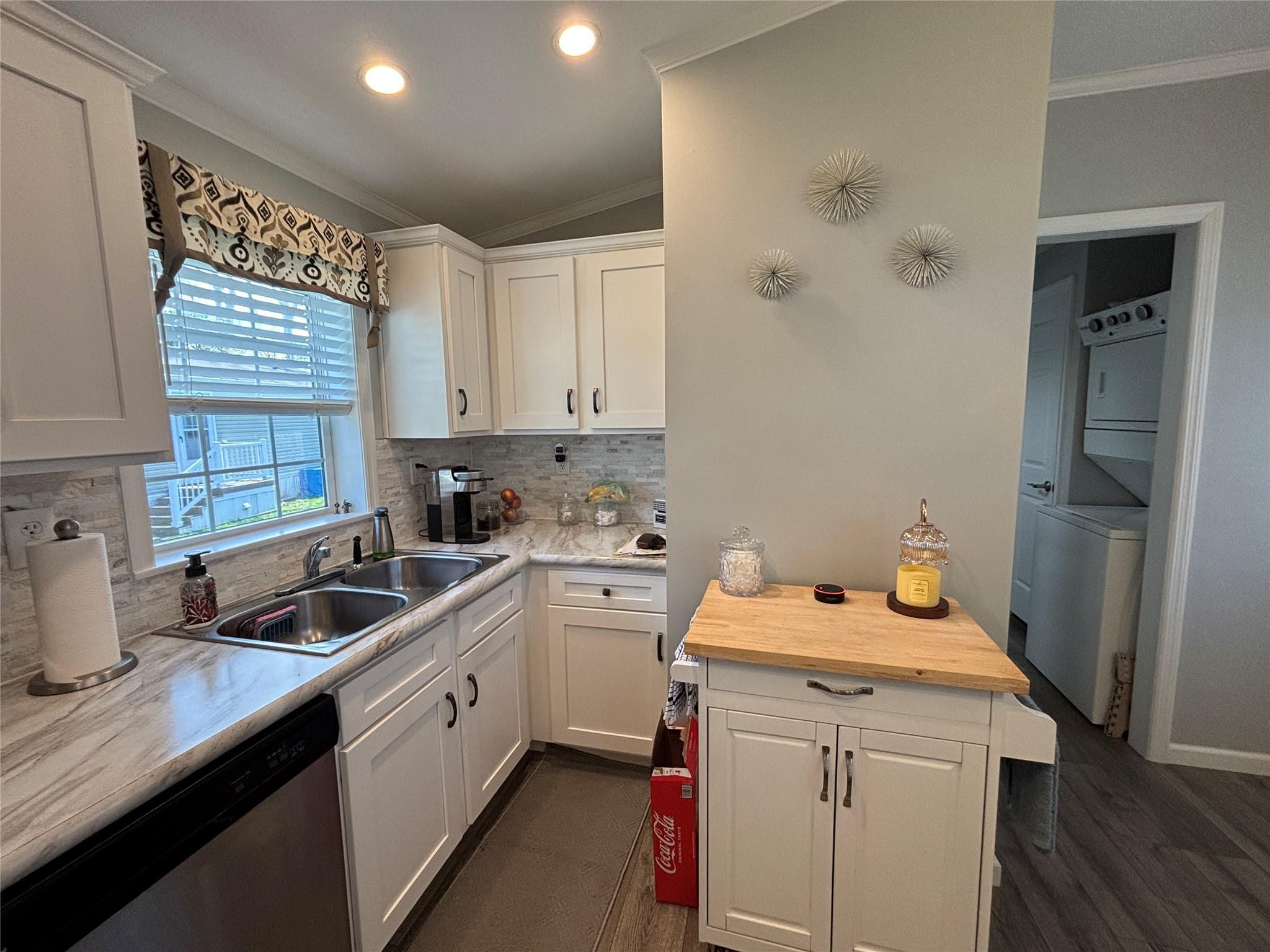 Single Family Old Country  Suffolk County, NY 11901, MLS-851625-15