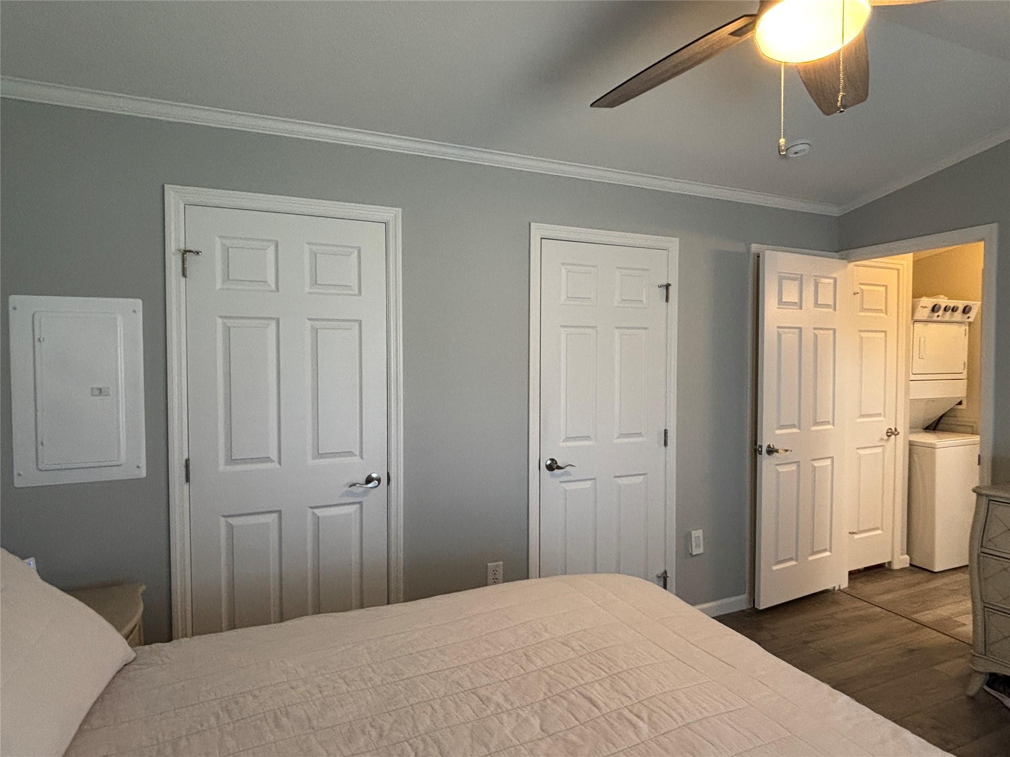 Single Family Old Country  Suffolk County, NY 11901, MLS-851625-24