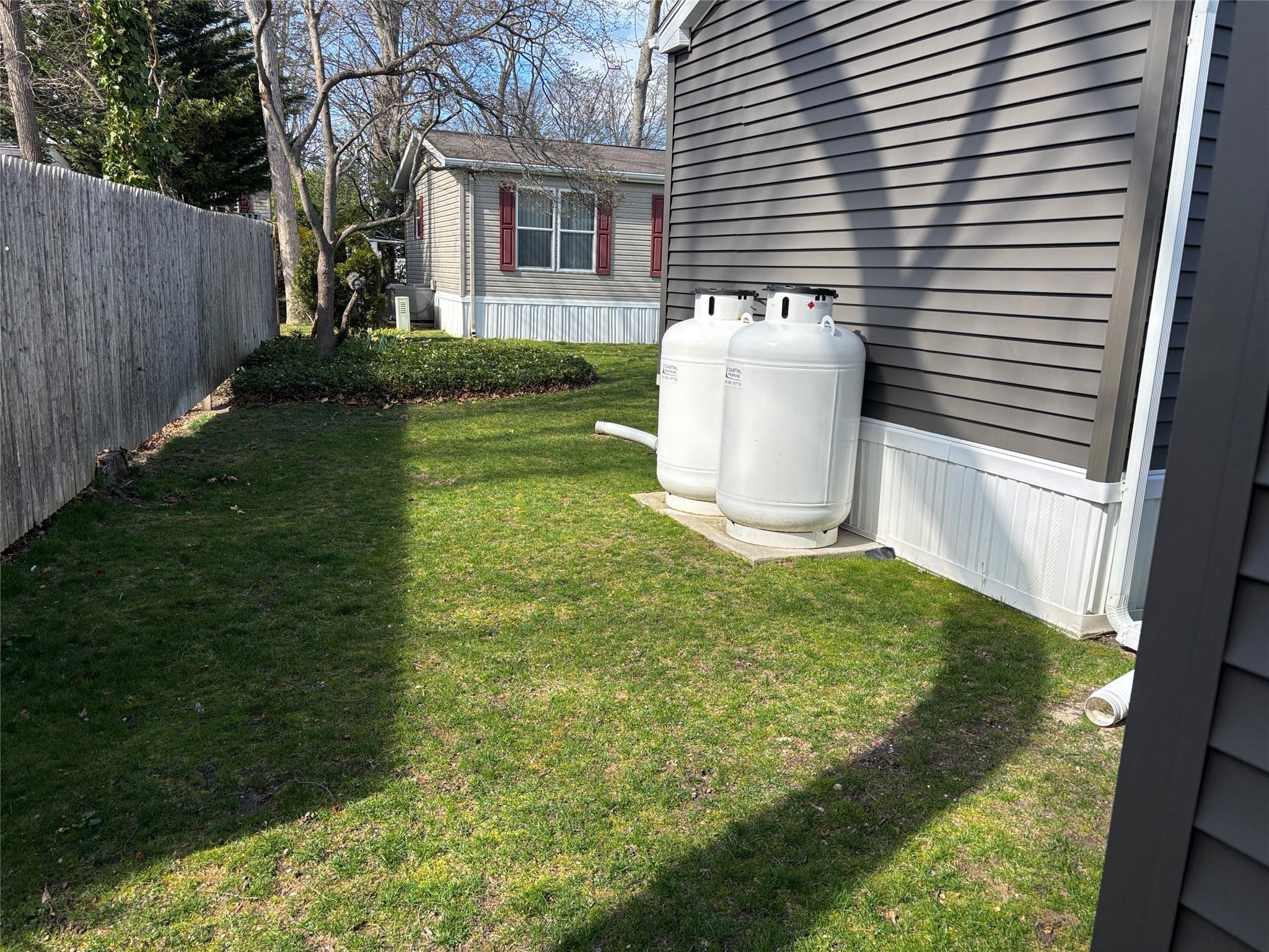 Single Family Old Country  Suffolk County, NY 11901, MLS-851625-4