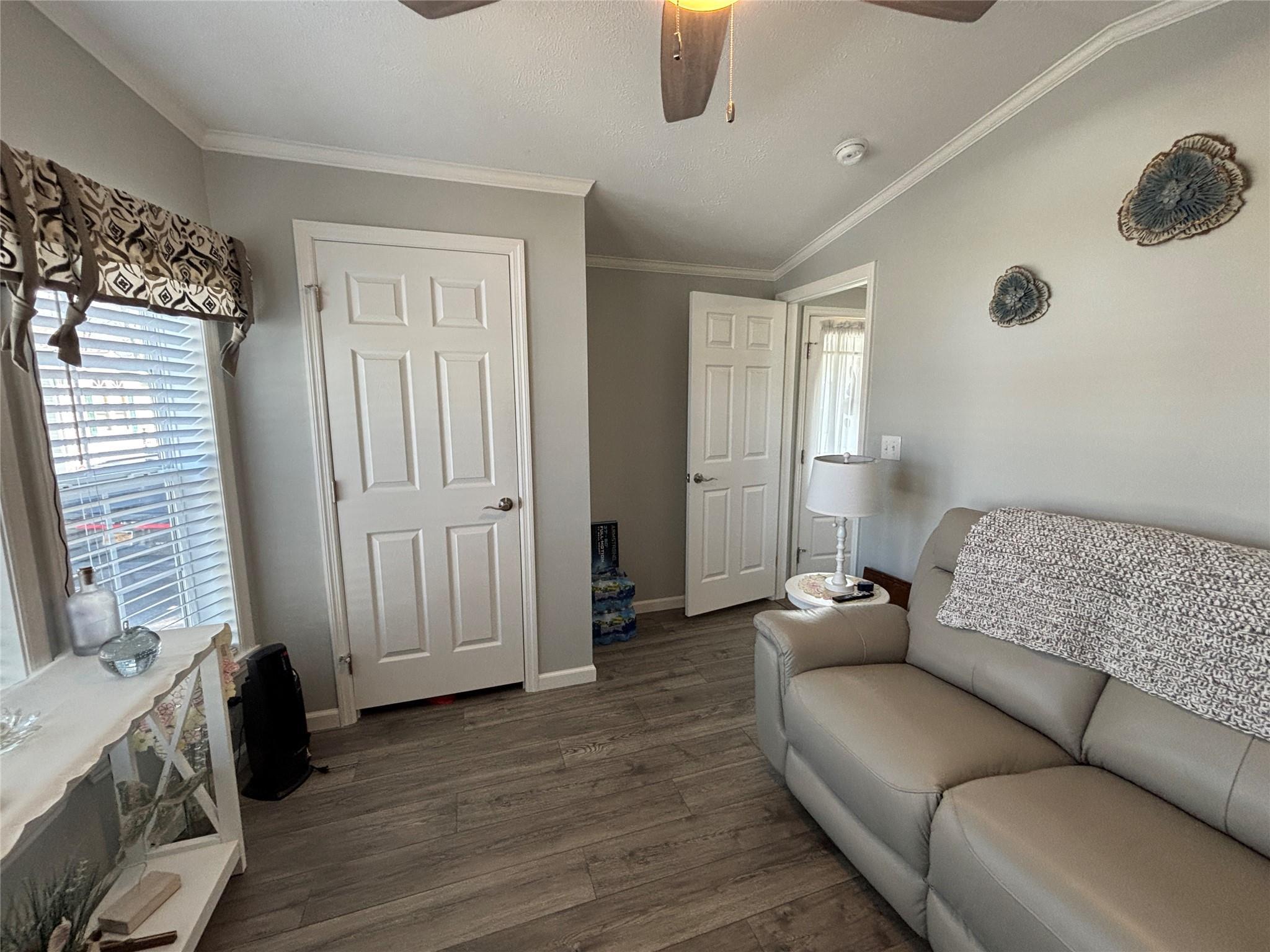 Single Family Old Country  Suffolk County, NY 11901, MLS-851625-7