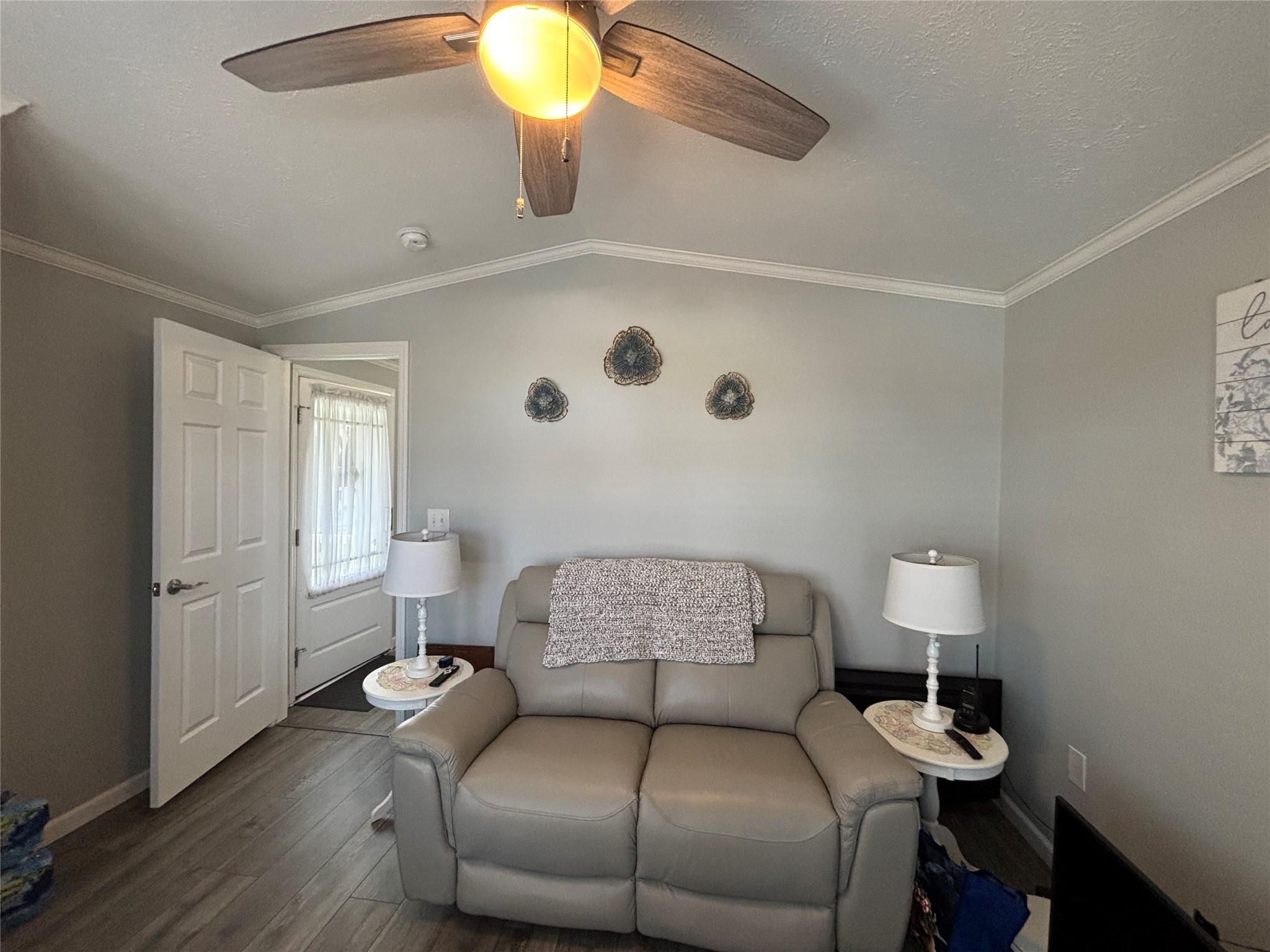 Single Family Old Country  Suffolk County, NY 11901, MLS-851625-8