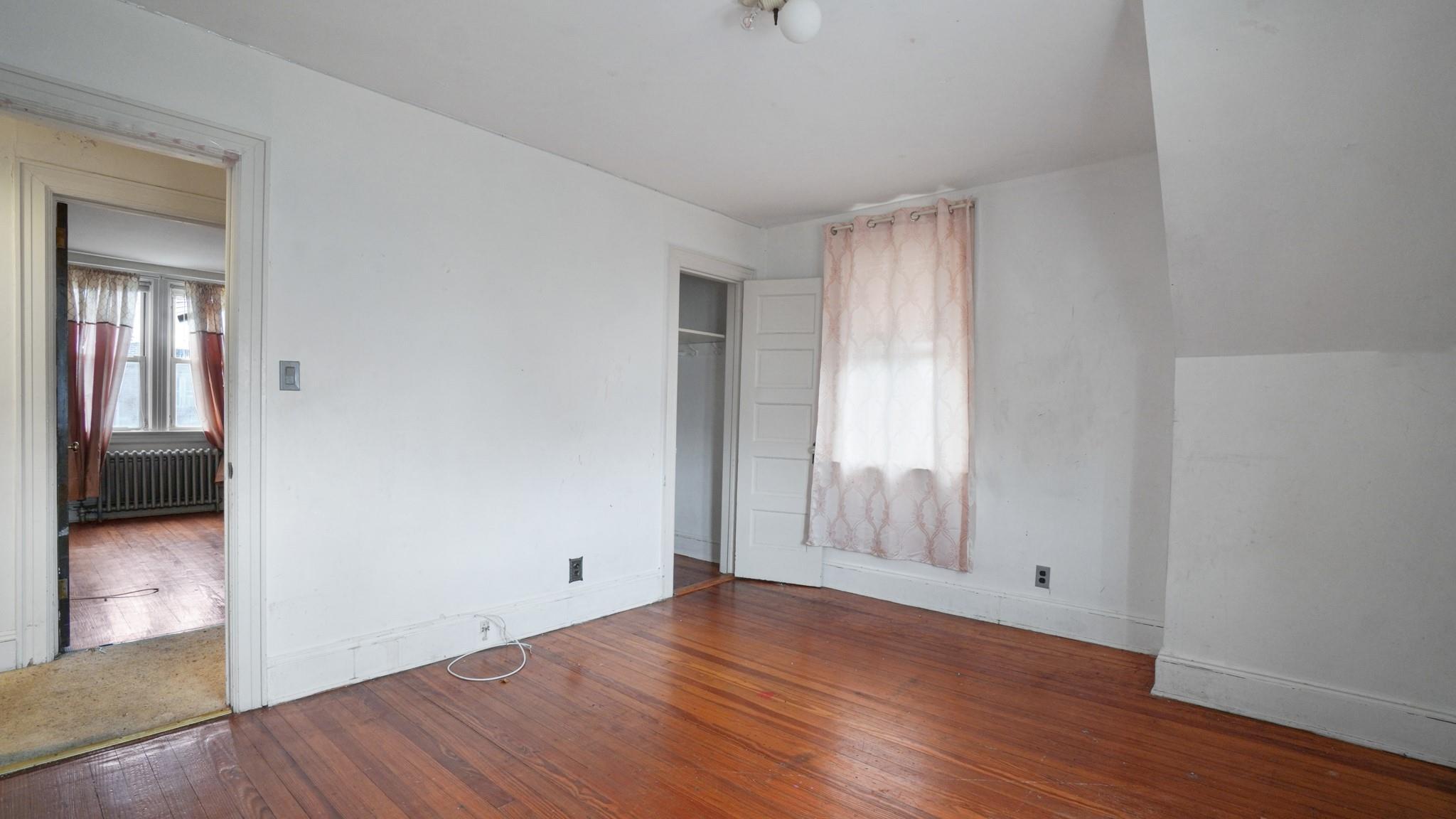 Single Family Blair  Bronx, NY 10465, MLS-851635-25