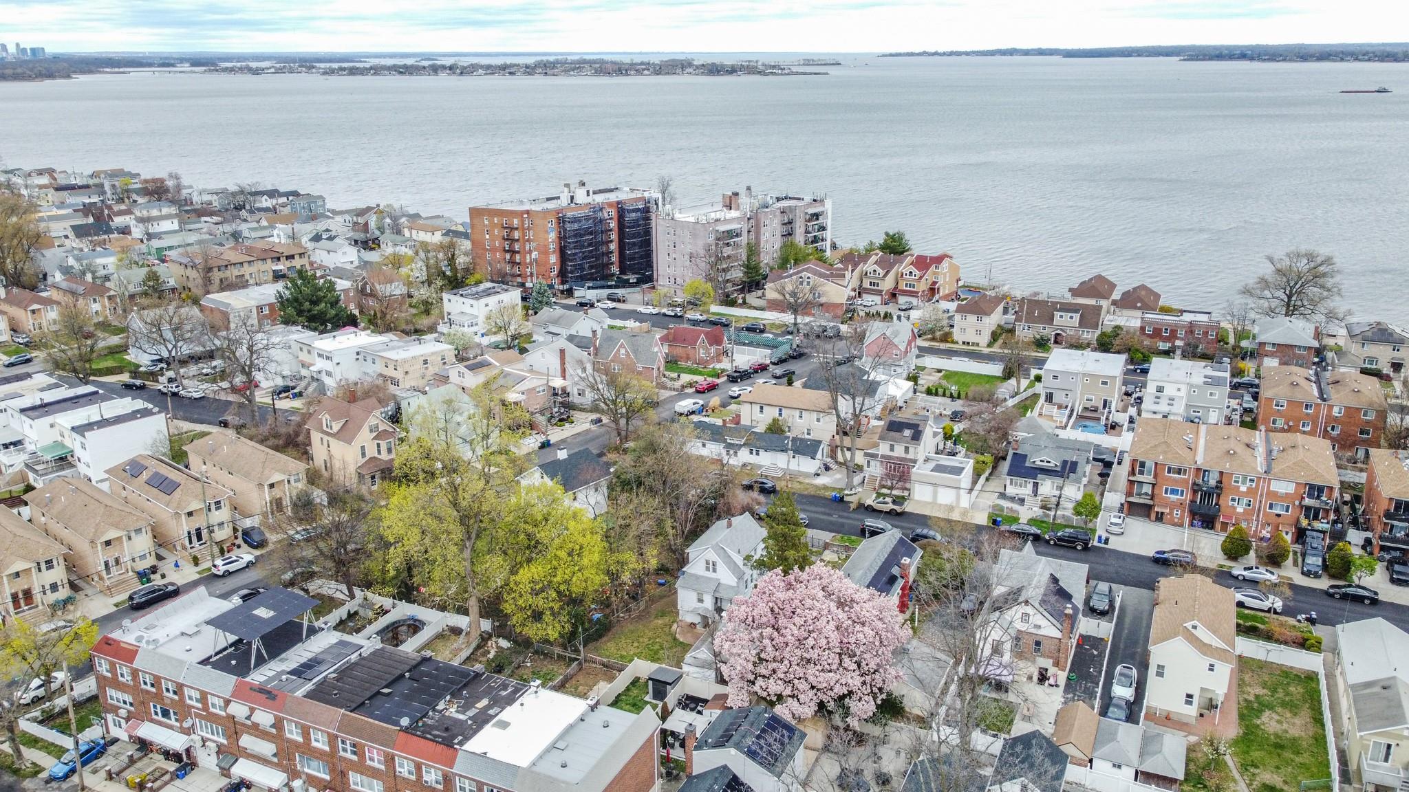 Single Family Blair  Bronx, NY 10465, MLS-851635-30