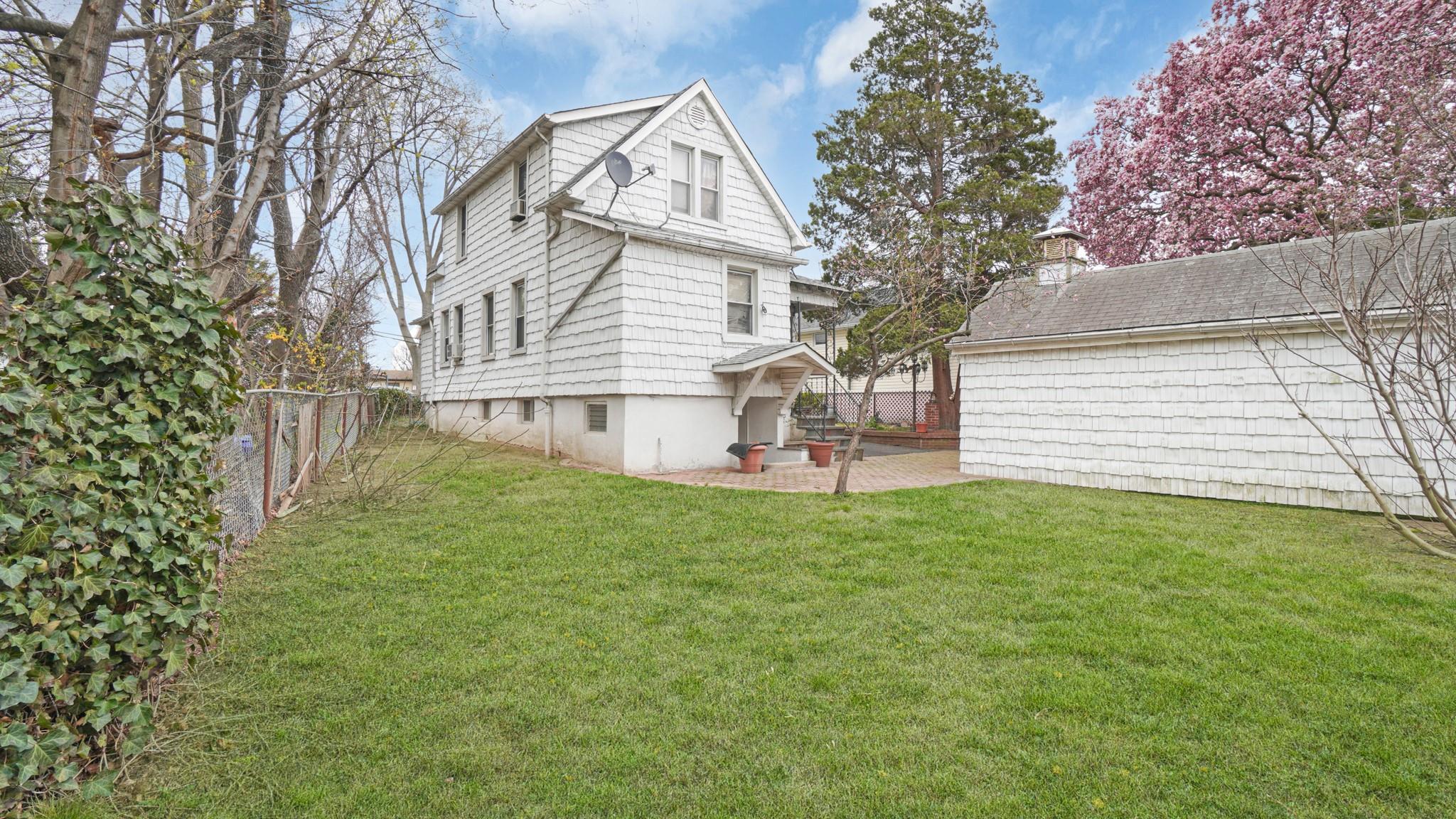 Single Family Blair  Bronx, NY 10465, MLS-851635-7