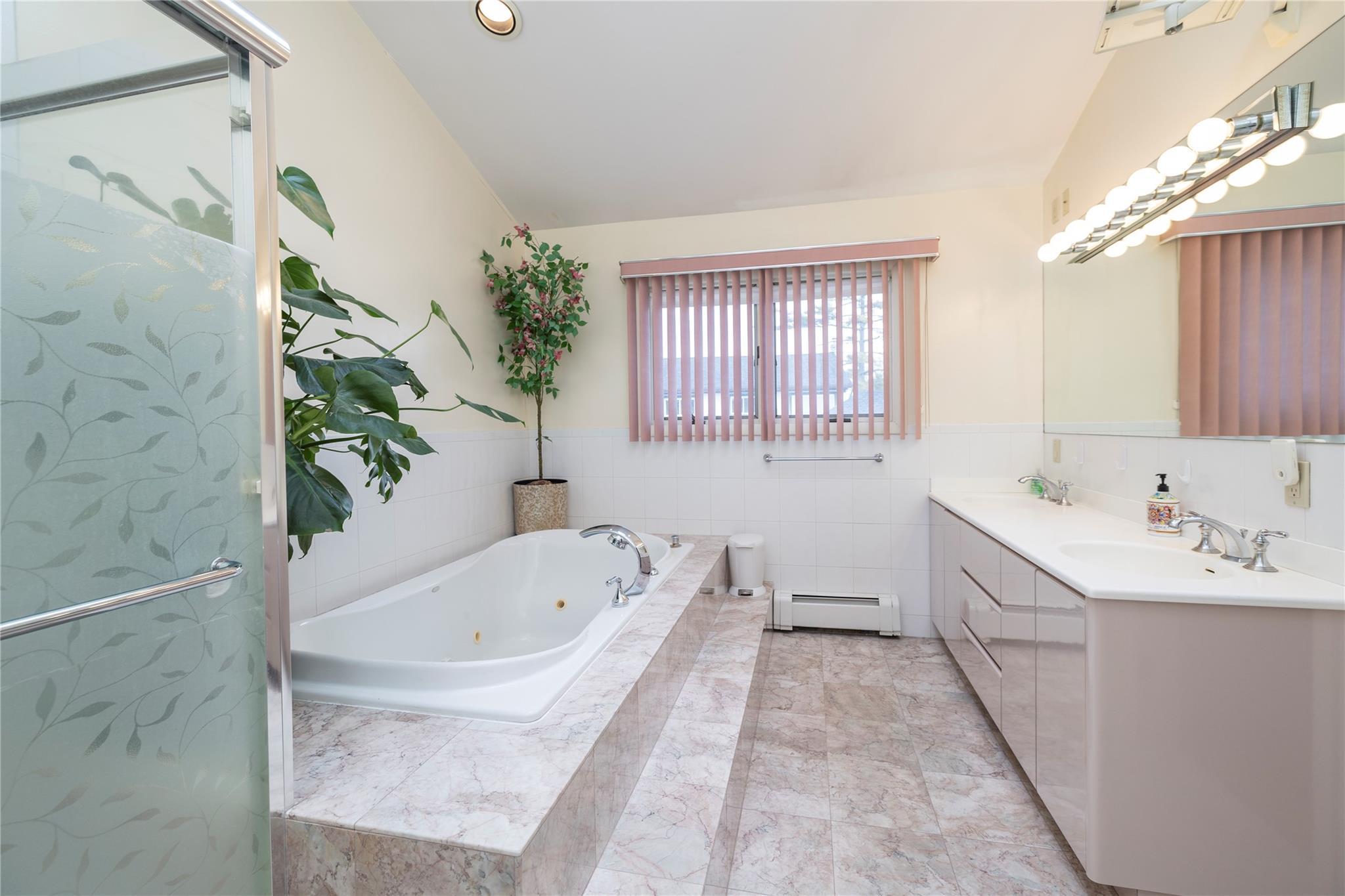 Single Family Green  Nassau County, NY 11510, MLS-851640-17