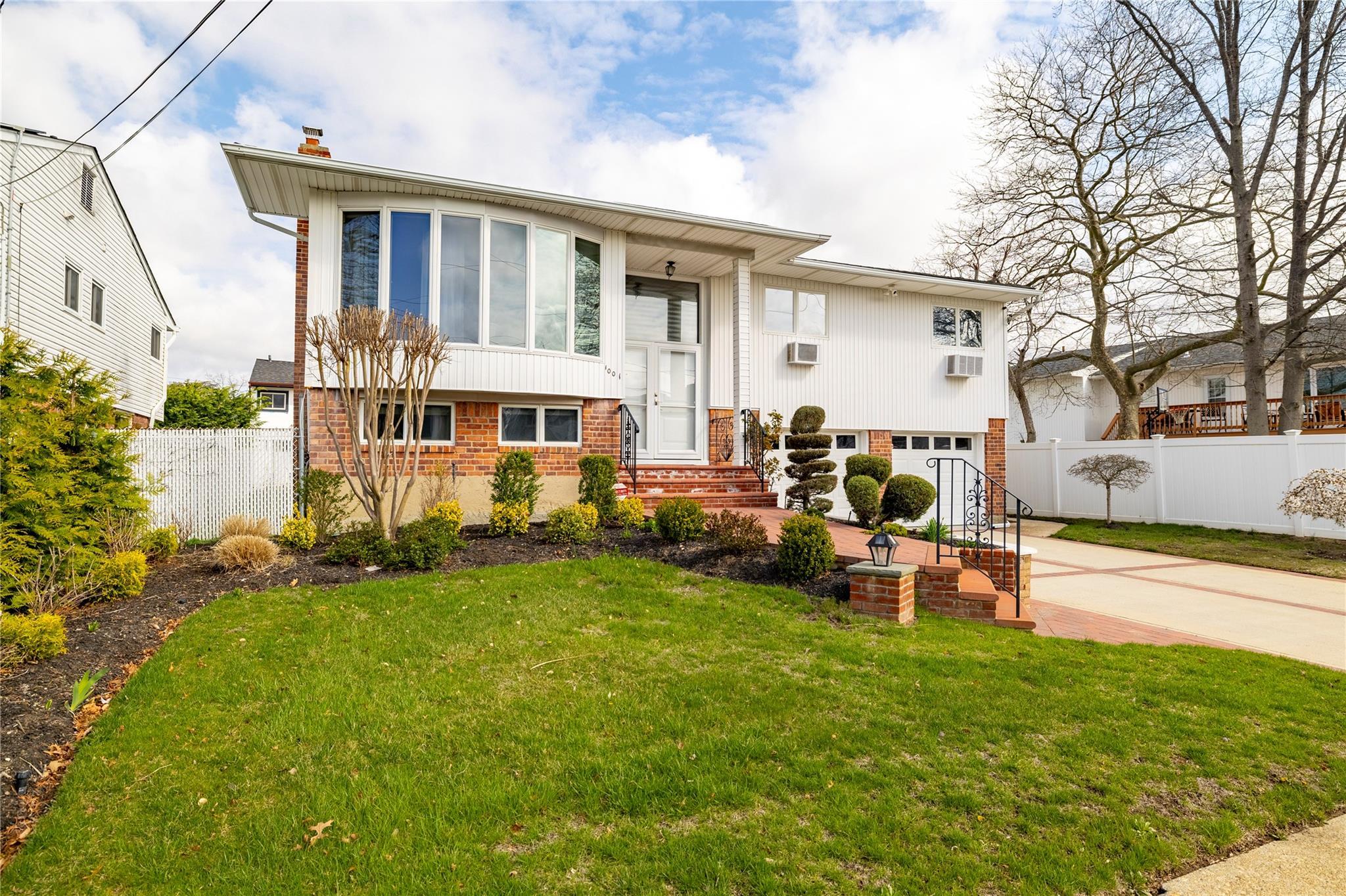 Single Family Green  Nassau County, NY 11510, MLS-851640-33