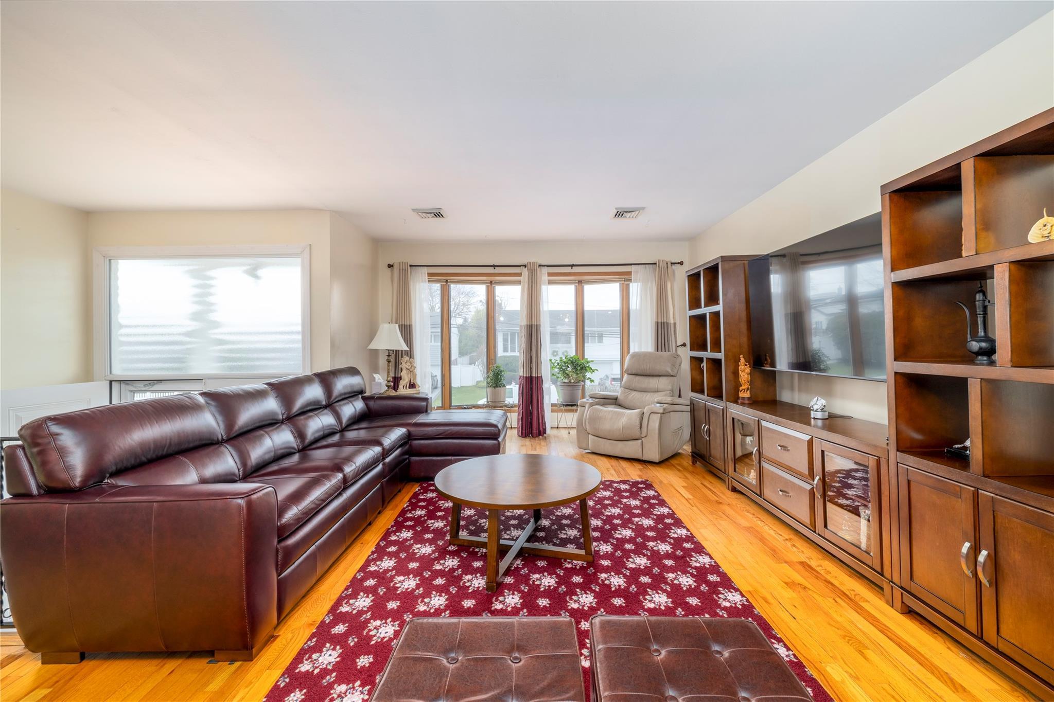 Single Family Green  Nassau County, NY 11510, MLS-851640-5