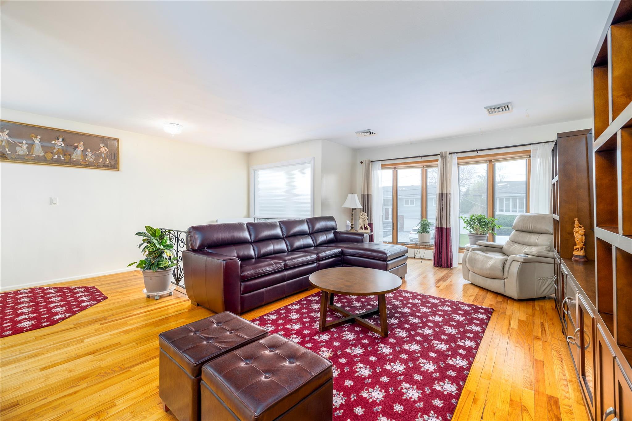 Single Family Green  Nassau County, NY 11510, MLS-851640-6