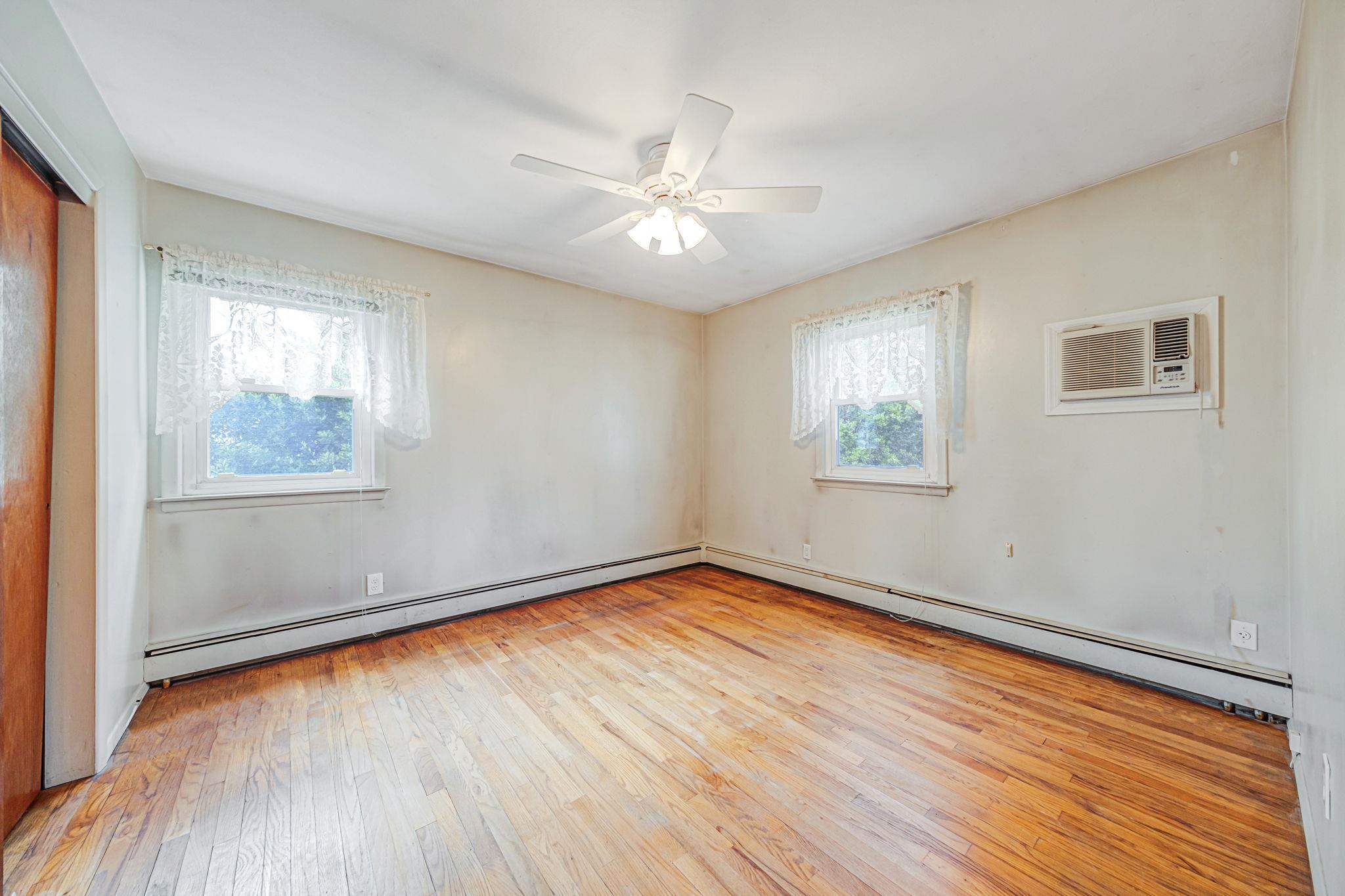 Single Family Healy  Suffolk County, NY 11743, MLS-851643-18