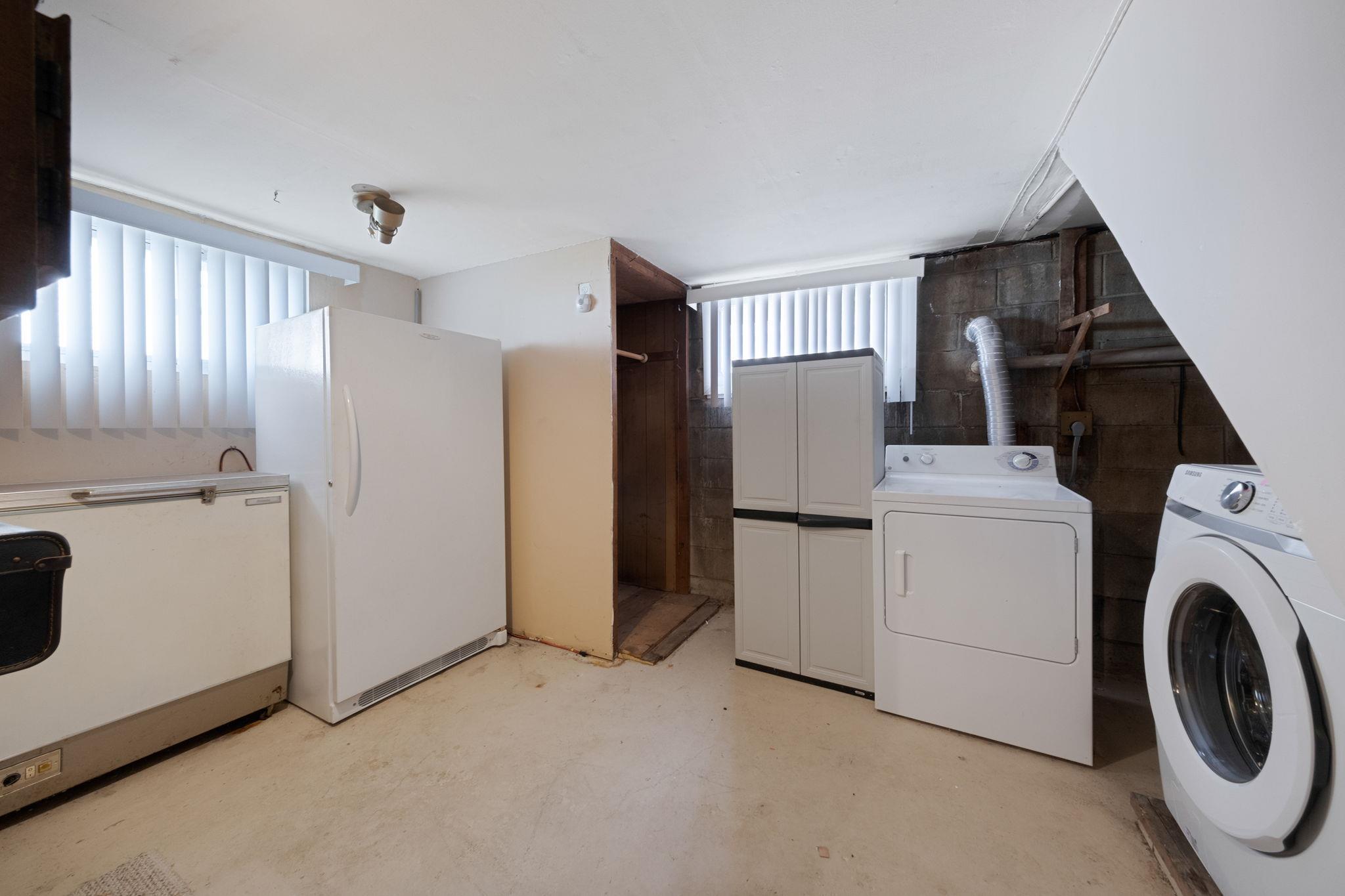 Single Family Healy  Suffolk County, NY 11743, MLS-851643-30