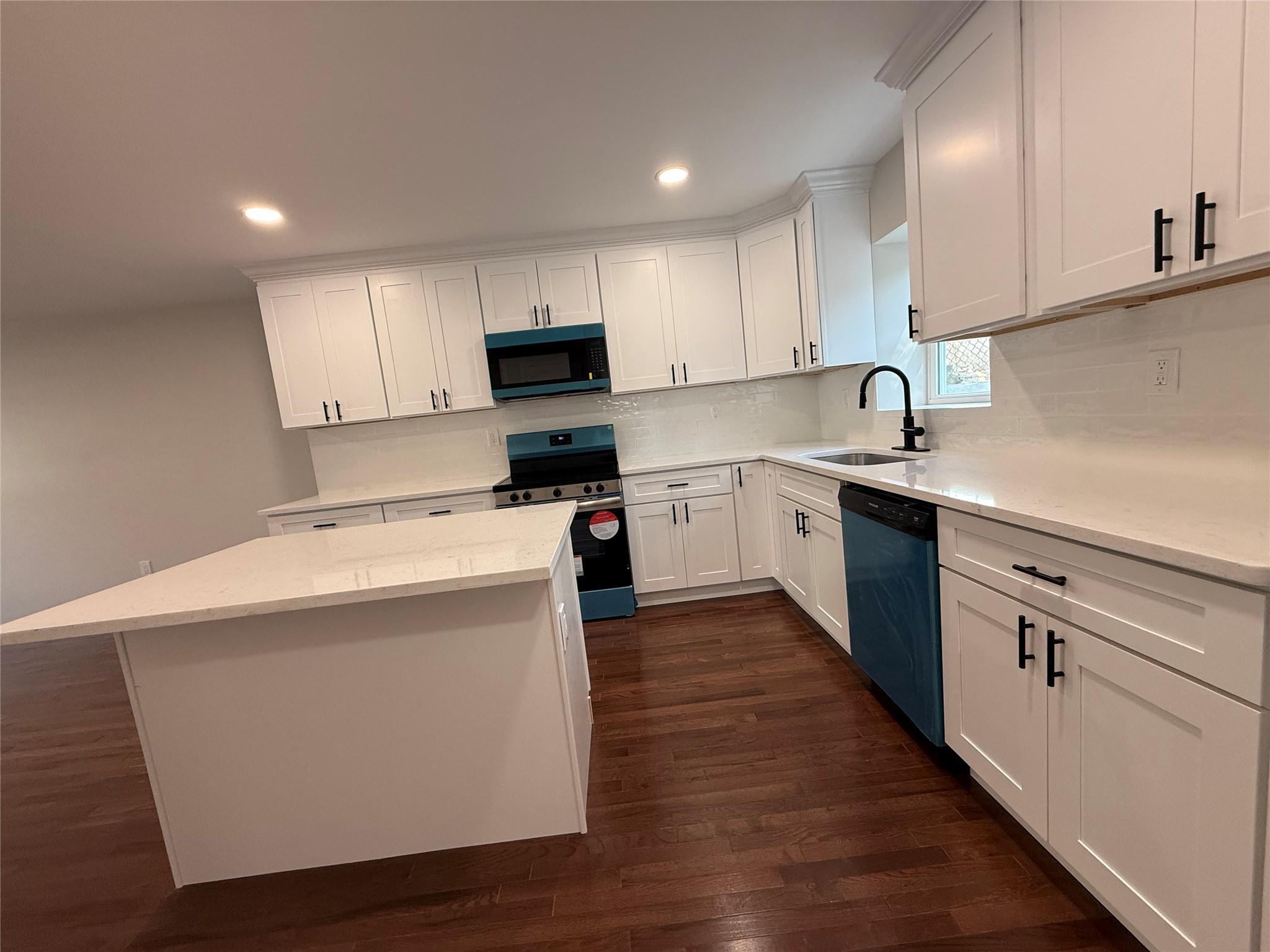 Single Family Osgood  Staten Island, NY 10304, MLS-851651-10