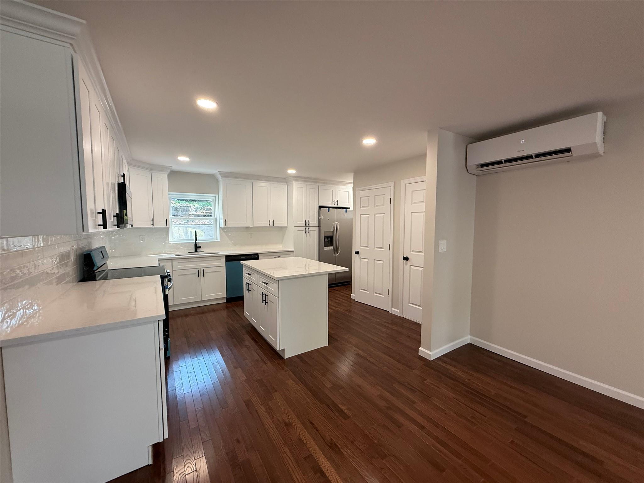 Single Family Osgood  Staten Island, NY 10304, MLS-851651-11