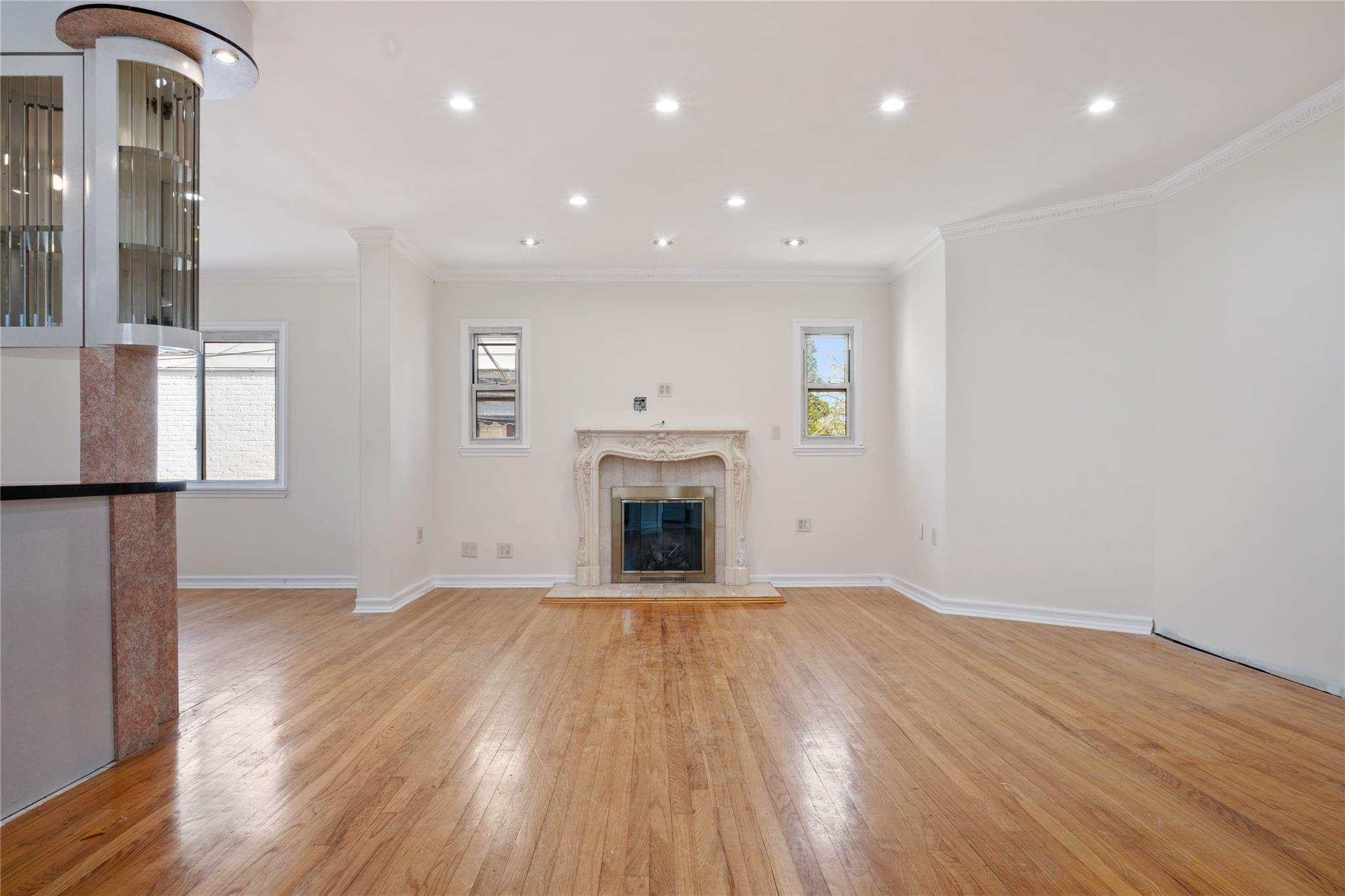 Single Family 188th  Queens, NY 11366, MLS-851686-10