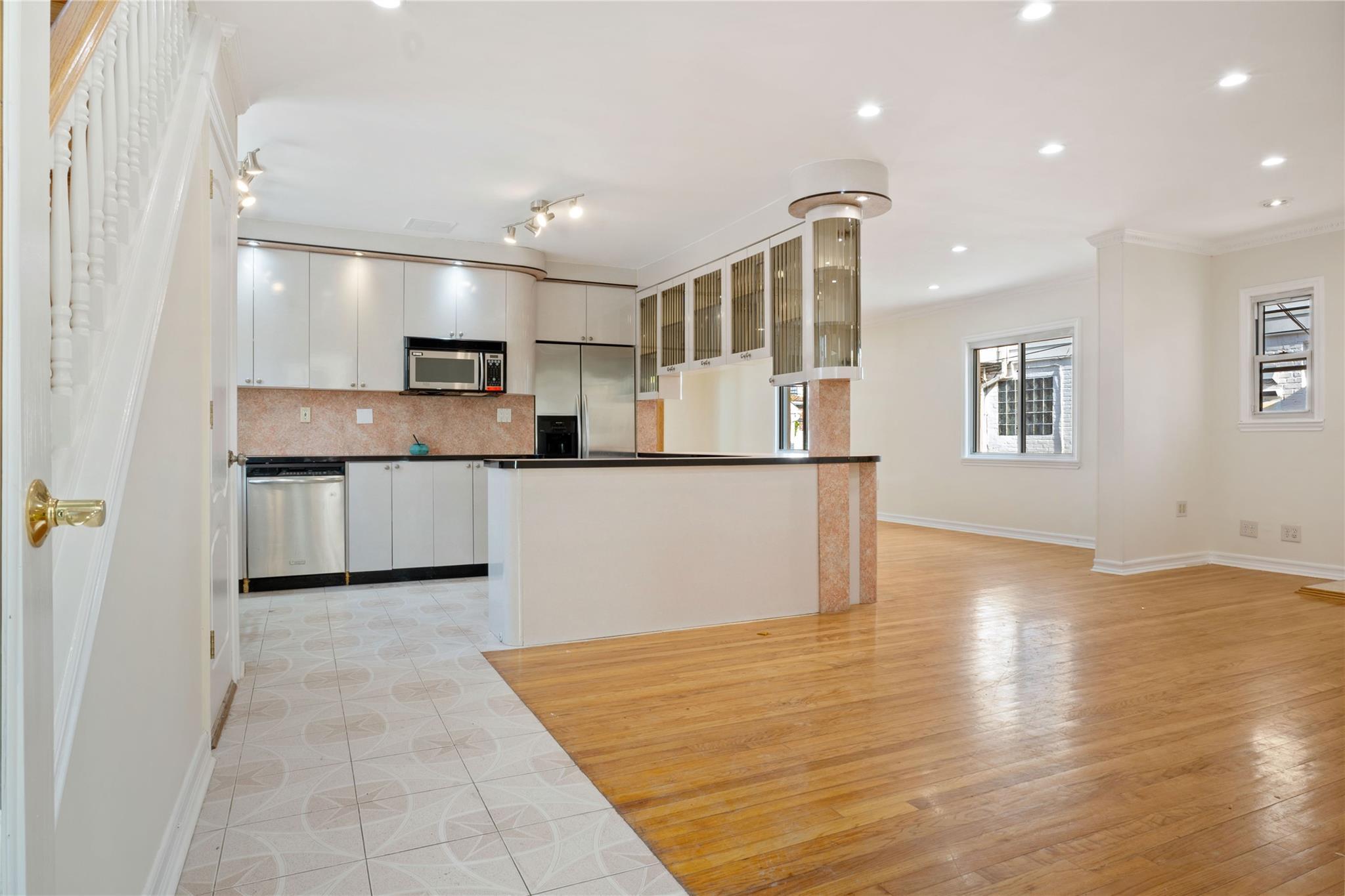 Single Family 188th  Queens, NY 11366, MLS-851686-4
