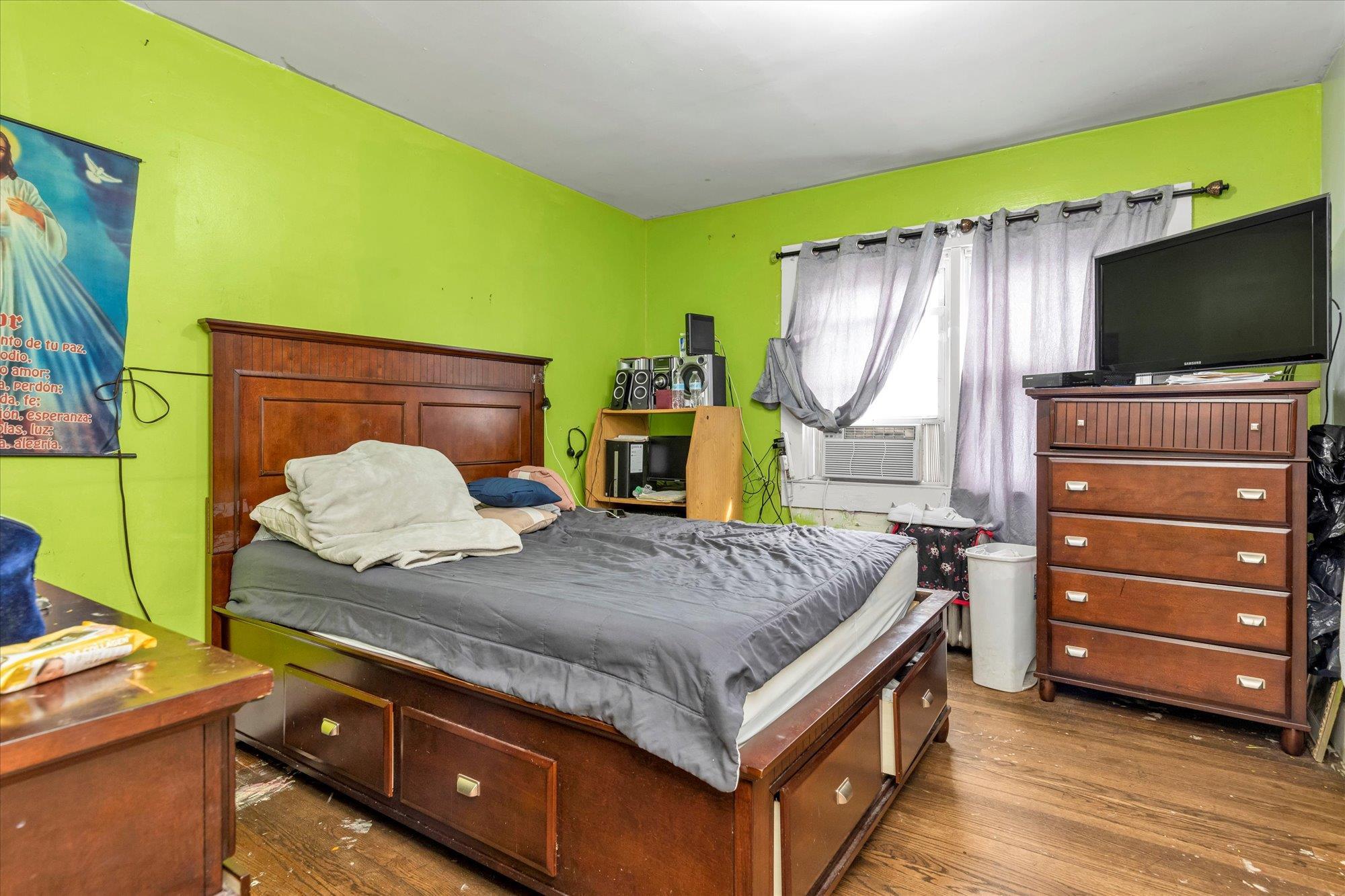 Single Family Burr  Nassau County, NY 11550, MLS-851699-13