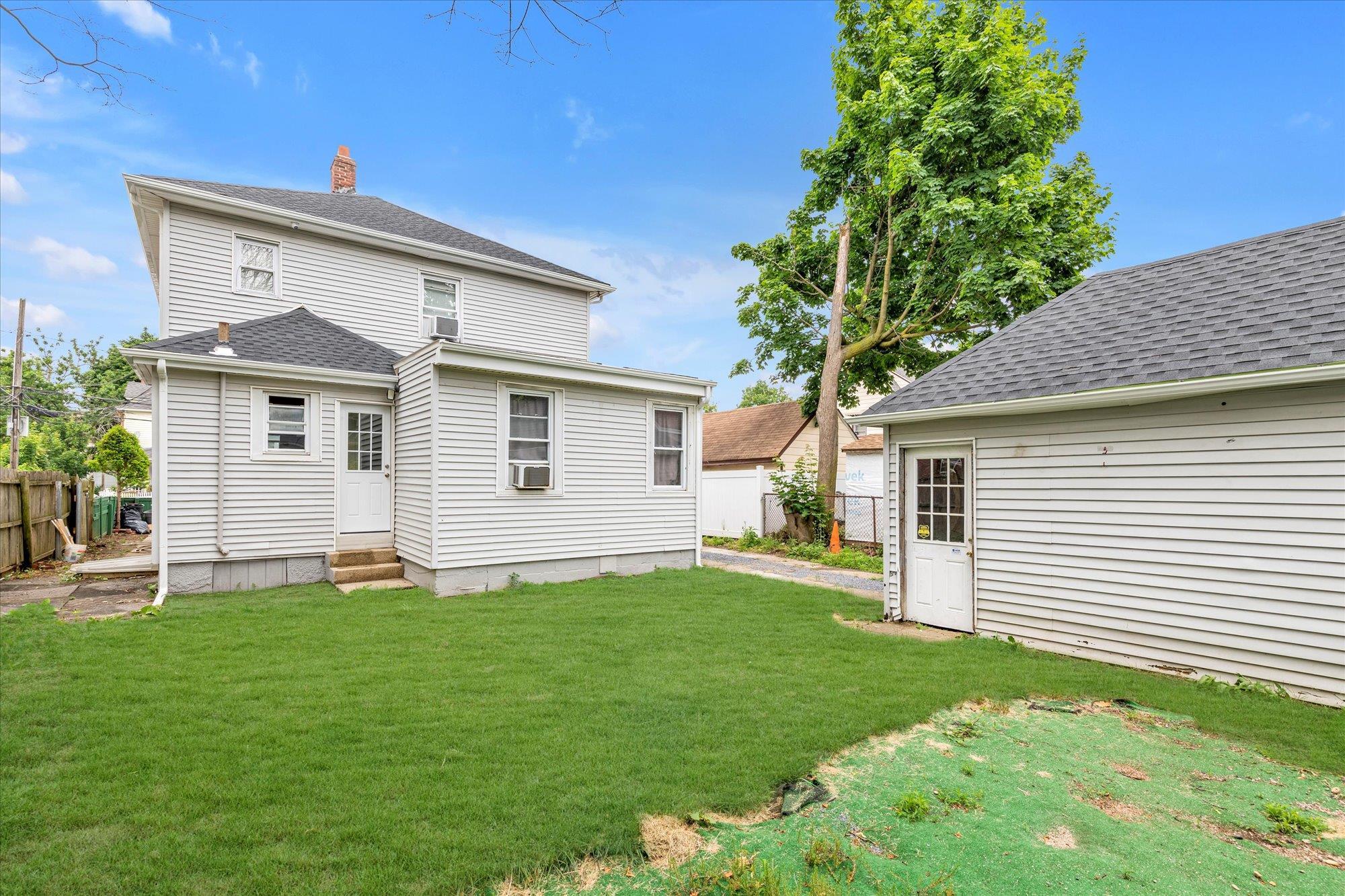 Single Family Burr  Nassau County, NY 11550, MLS-851699-20
