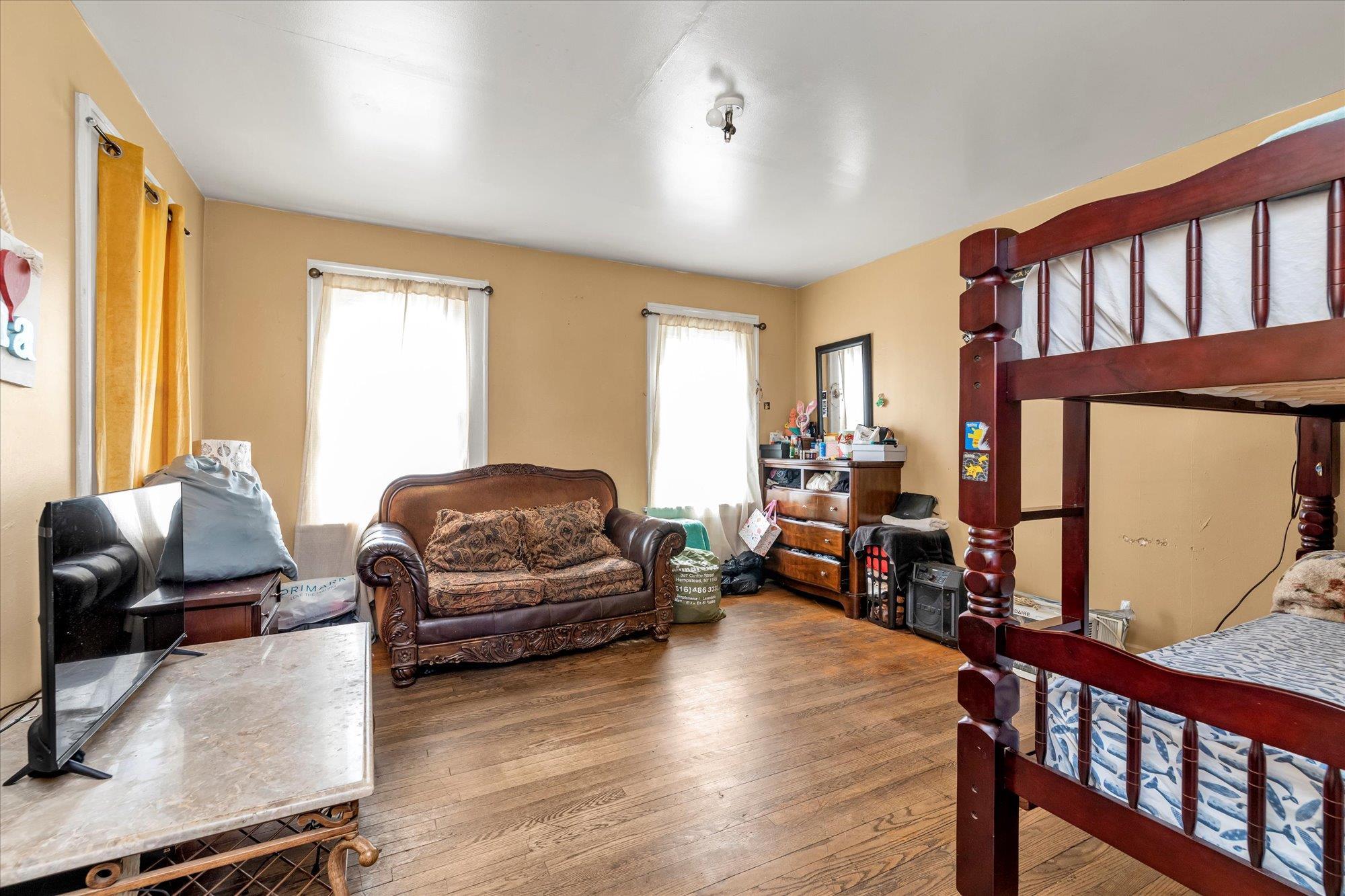 Single Family Burr  Nassau County, NY 11550, MLS-851699-8