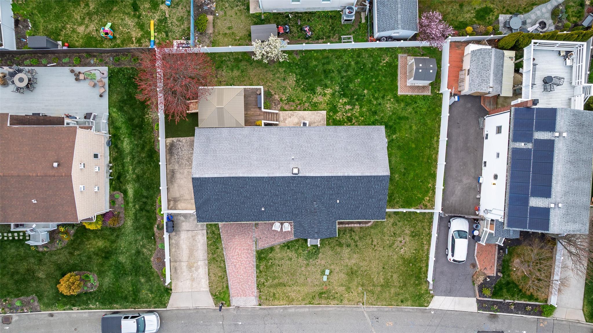 Single Family Yacht Club  Suffolk County, NY 11702, MLS-851700-36