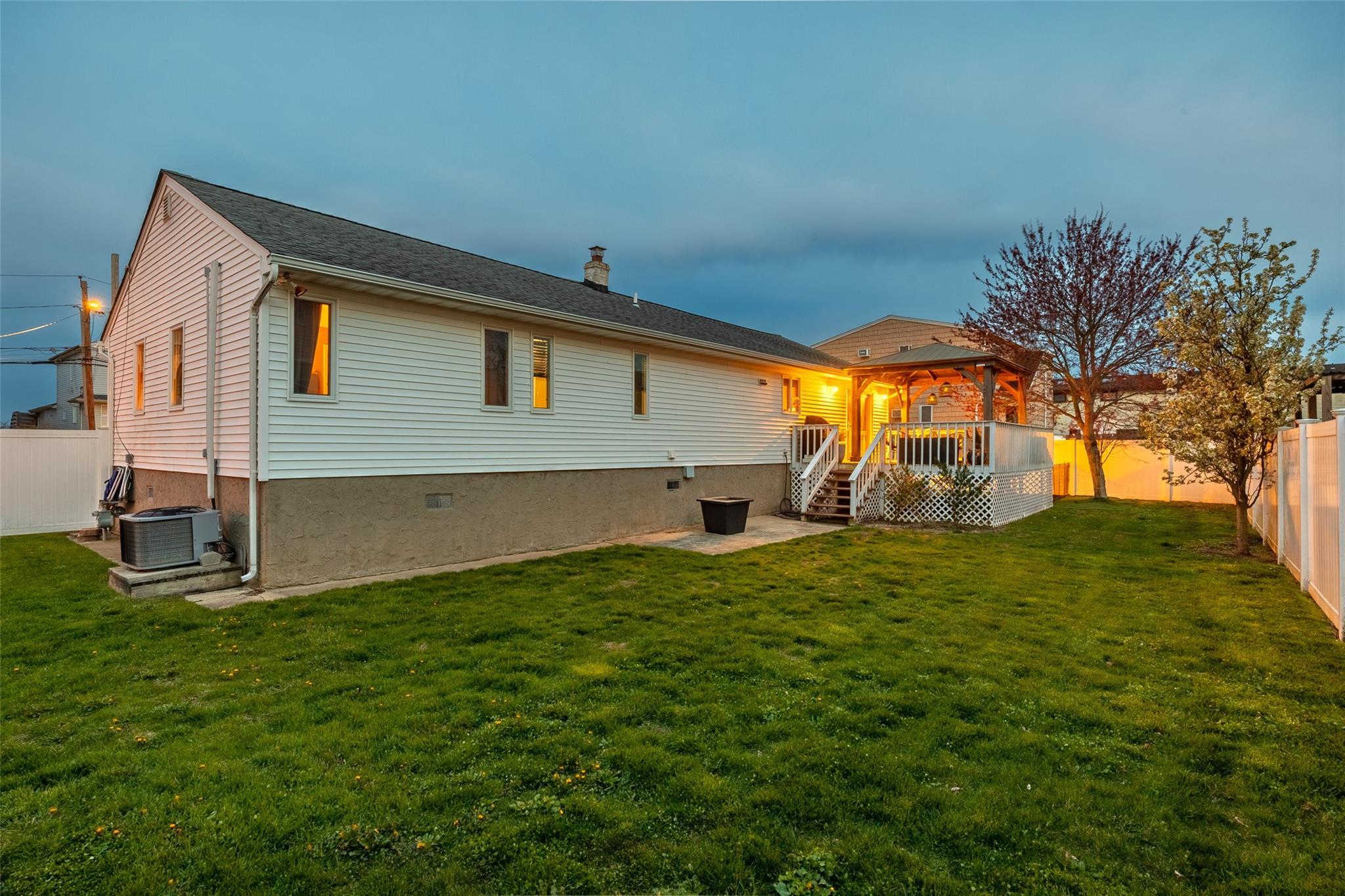 Single Family Yacht Club  Suffolk County, NY 11702, MLS-851700-6