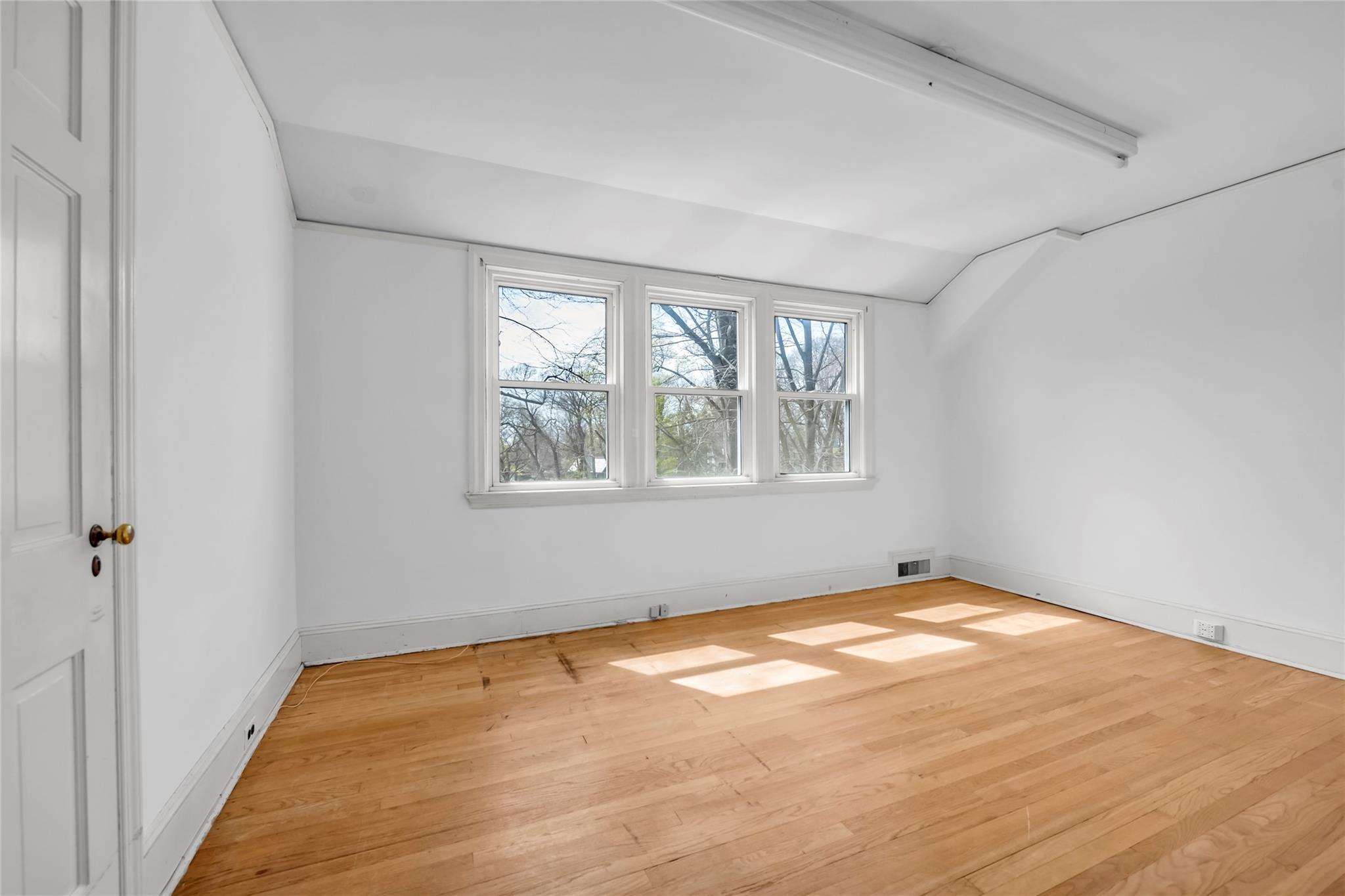 Single Family Chelsea  Nassau County, NY 11050, MLS-851734-17