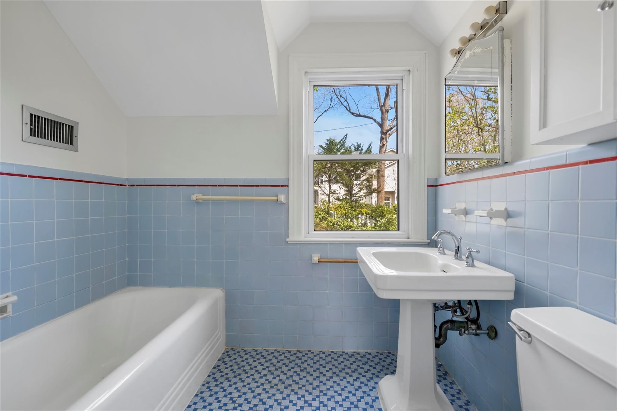 Single Family Chelsea  Nassau County, NY 11050, MLS-851734-20