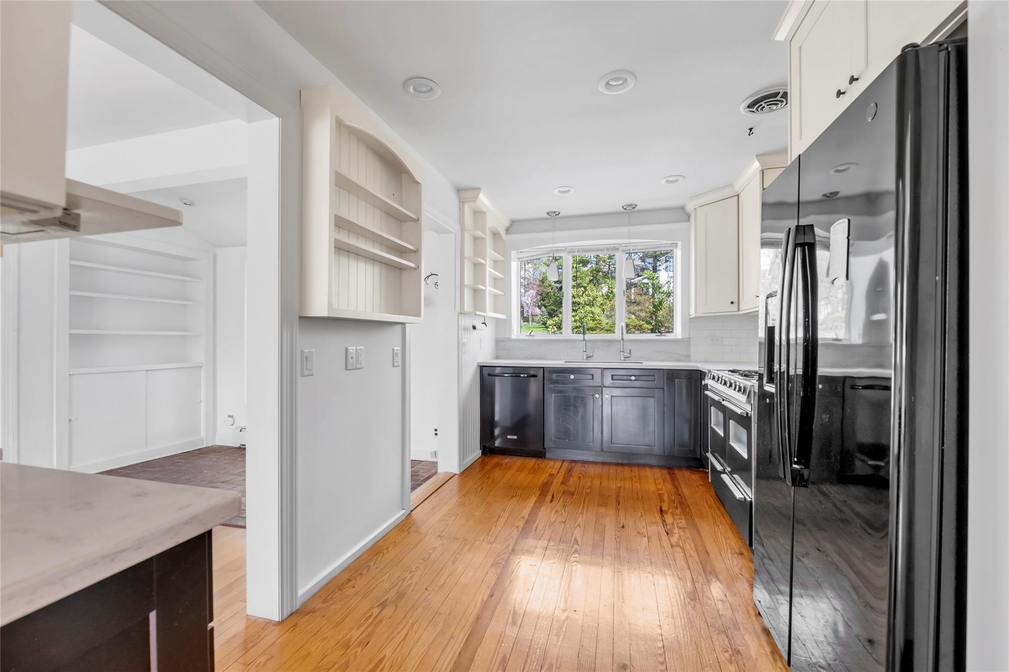 Single Family Chelsea  Nassau County, NY 11050, MLS-851734-8