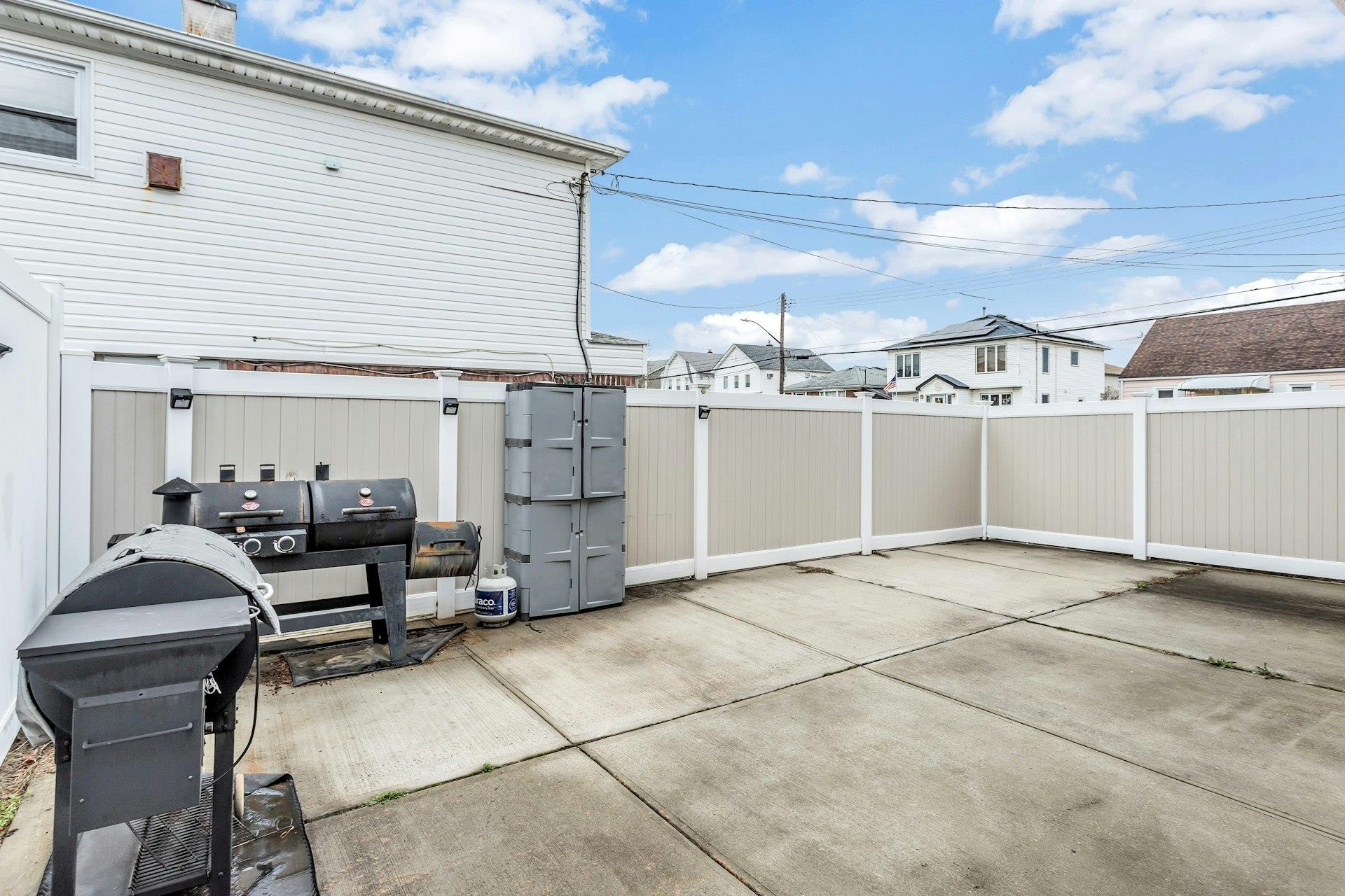 Single Family 160th  Queens, NY 11414, MLS-851735-28