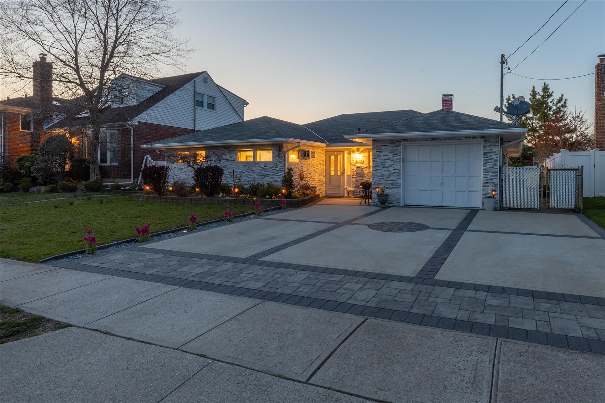 Single Family Niles  Nassau County, NY 11572, MLS-851787-2