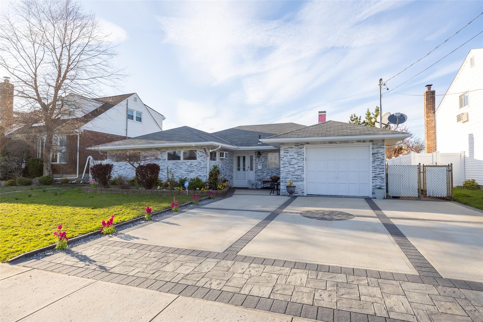 Single Family Niles  Nassau County, NY 11572, MLS-851787-40