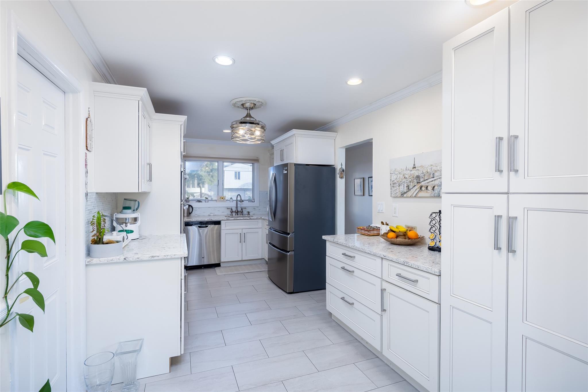 Single Family Niles  Nassau County, NY 11572, MLS-851787-8