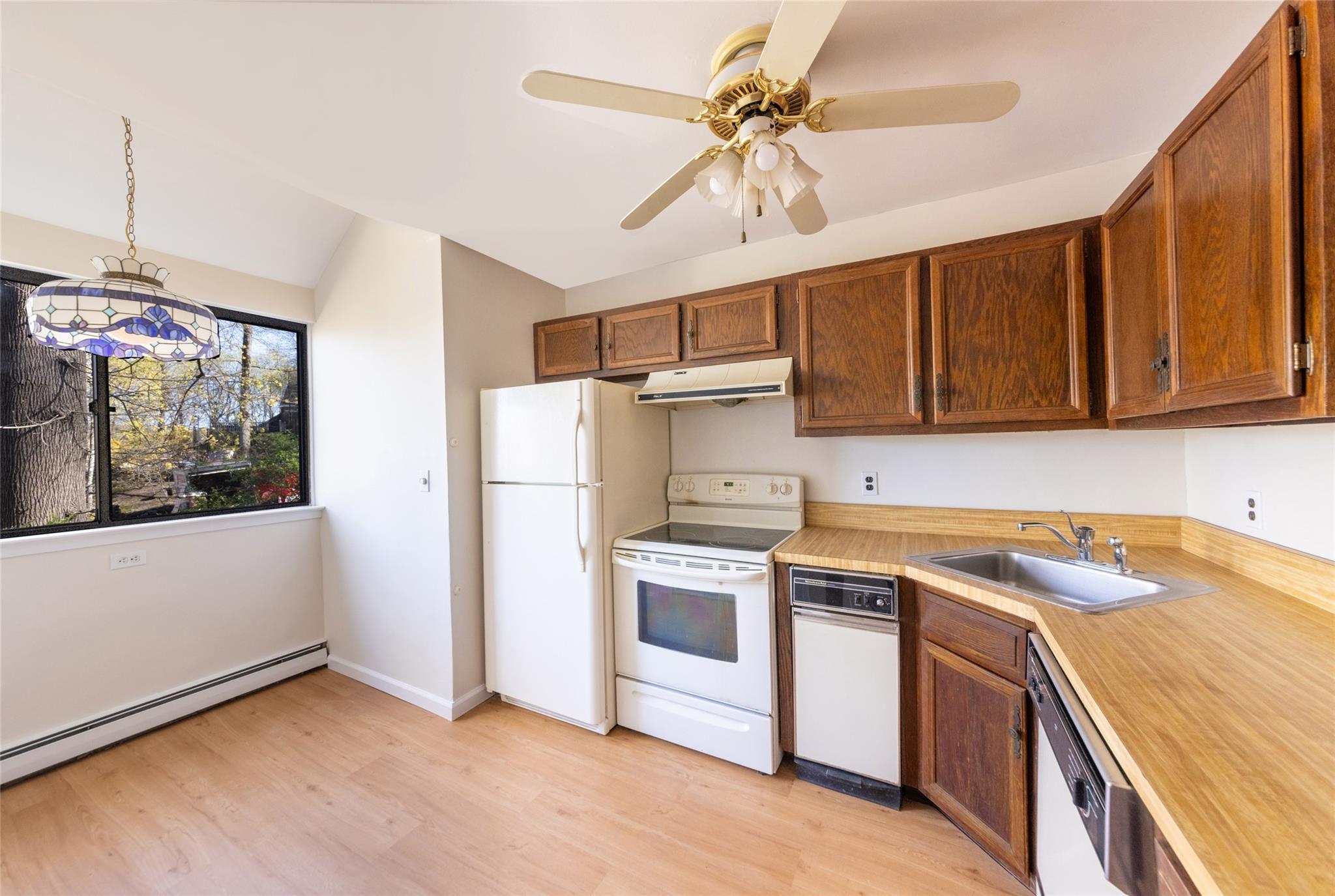 Single Family Round Hill  Westchester County, NY 10522, MLS-851814-11
