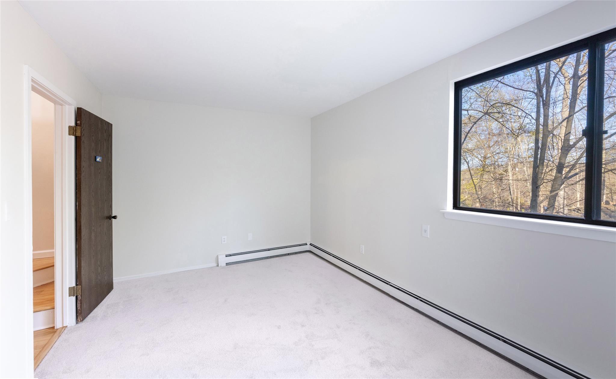 Single Family Round Hill  Westchester County, NY 10522, MLS-851814-18