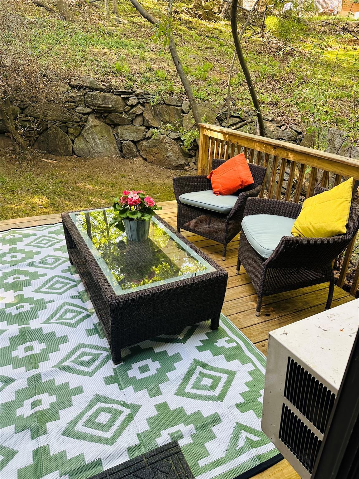 Single Family Round Hill  Westchester County, NY 10522, MLS-851814-8