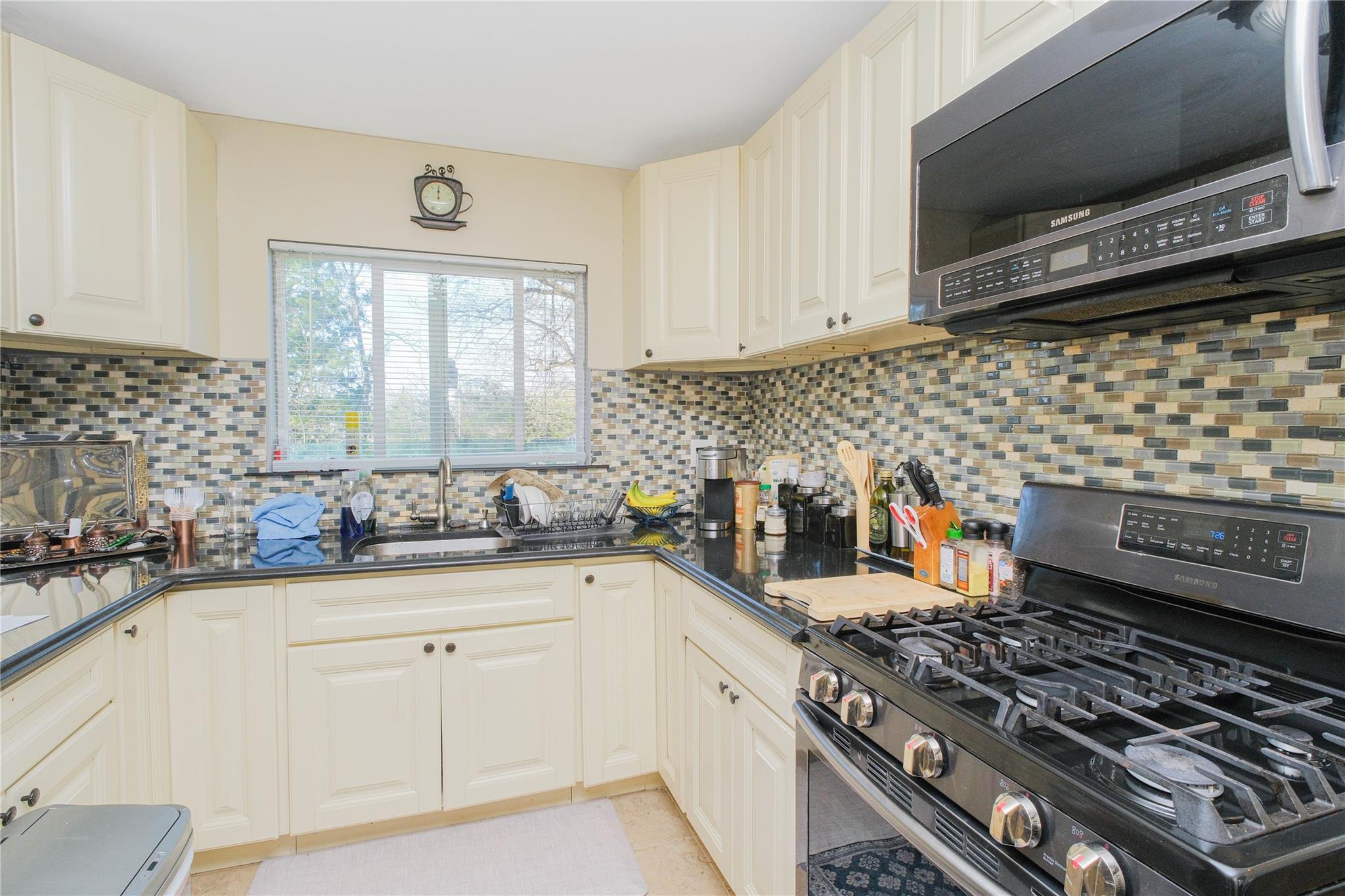 Single Family Alberta  Staten Island, NY 10314, MLS-851820-8