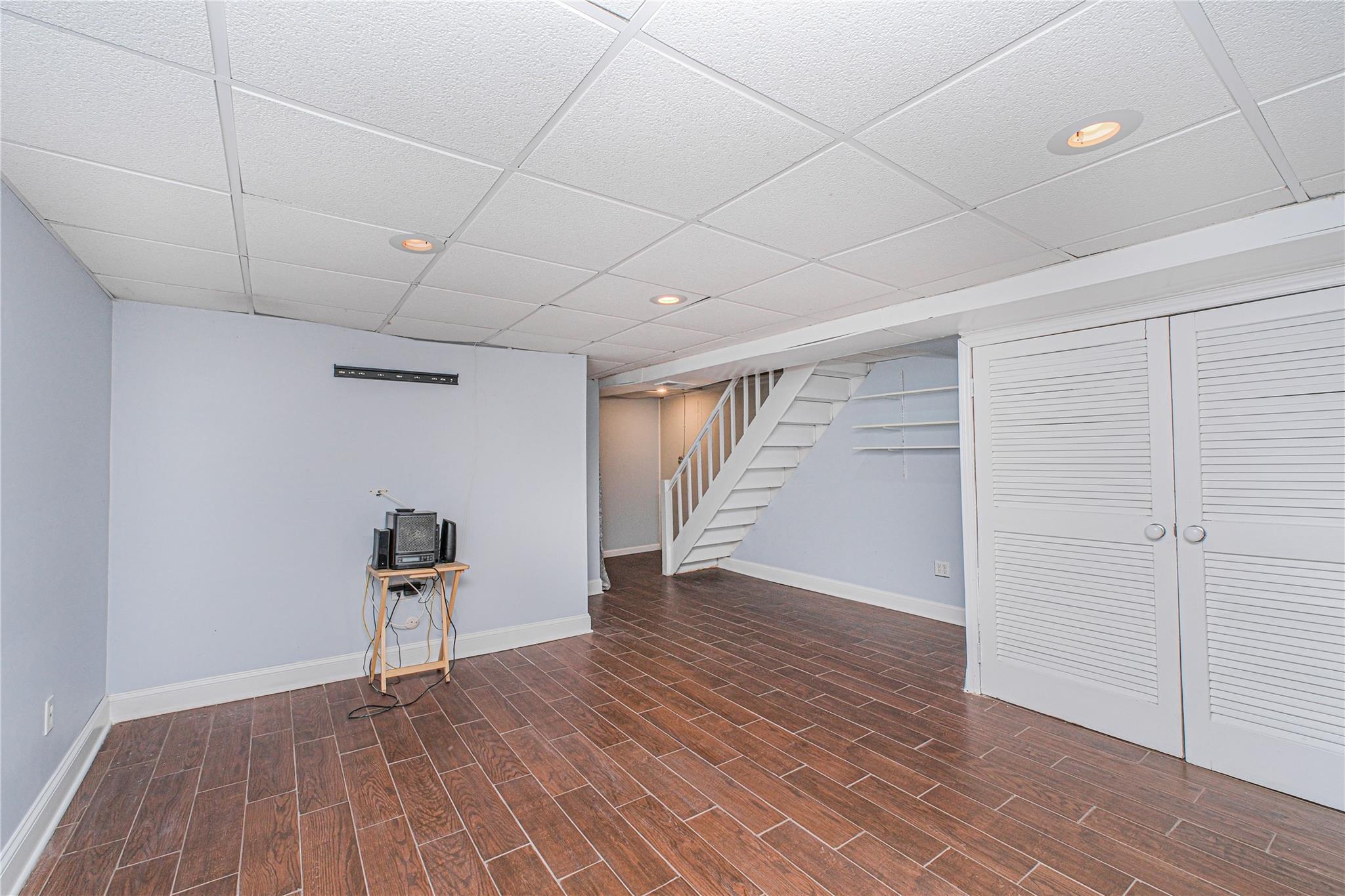 Single Family Vincent Ave  Staten Island, NY 10306, MLS-851823-21